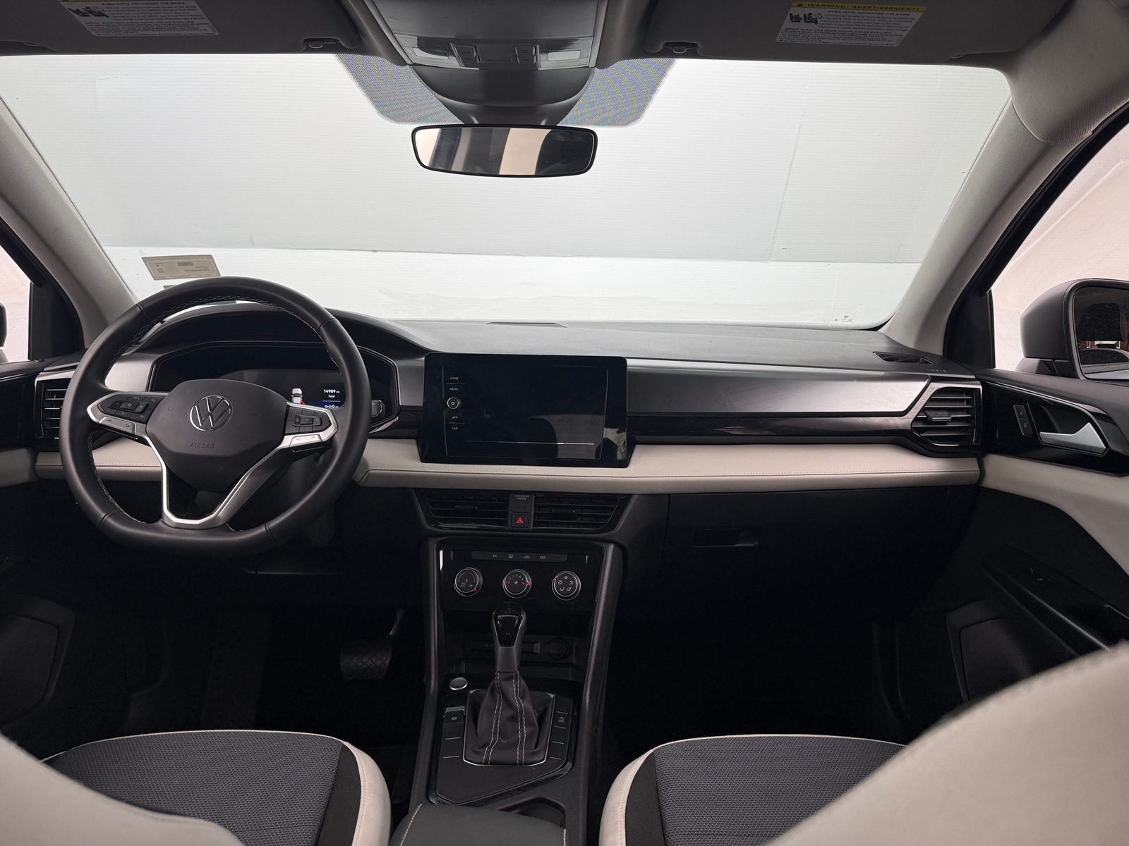 Thumbnail: 2025 Volkswagen Taos - 3