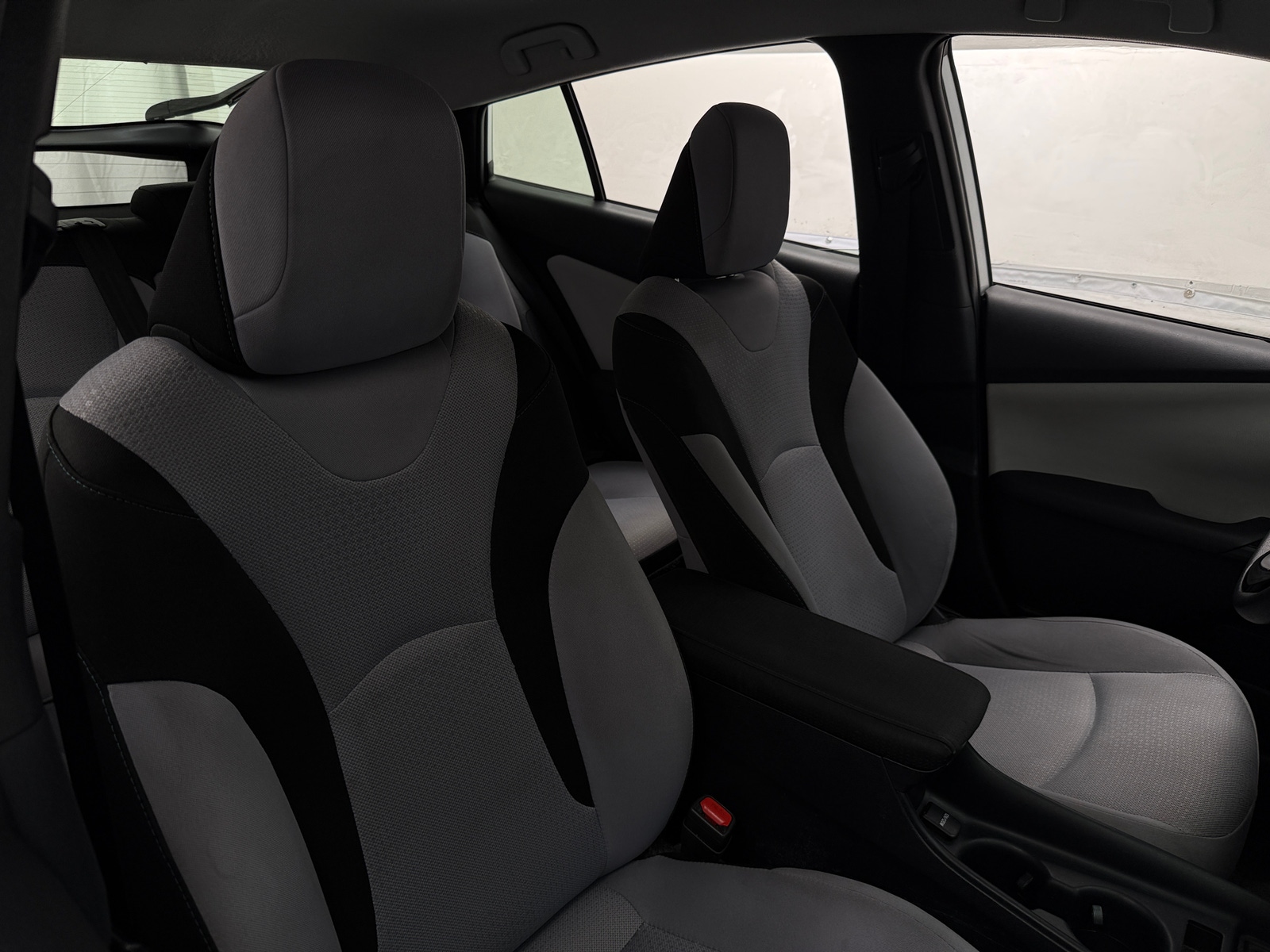 Thumbnail: 2022 Toyota Prius - 2