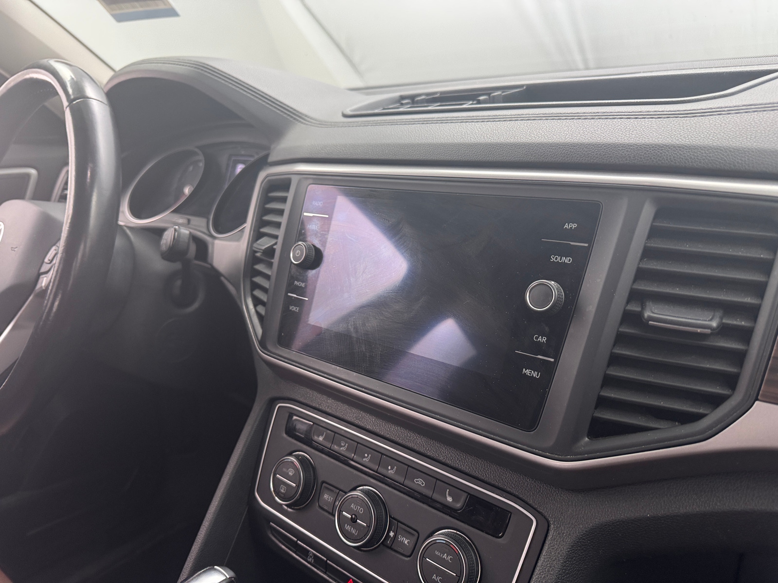 Thumbnail: 2021 Volkswagen Atlas - 3