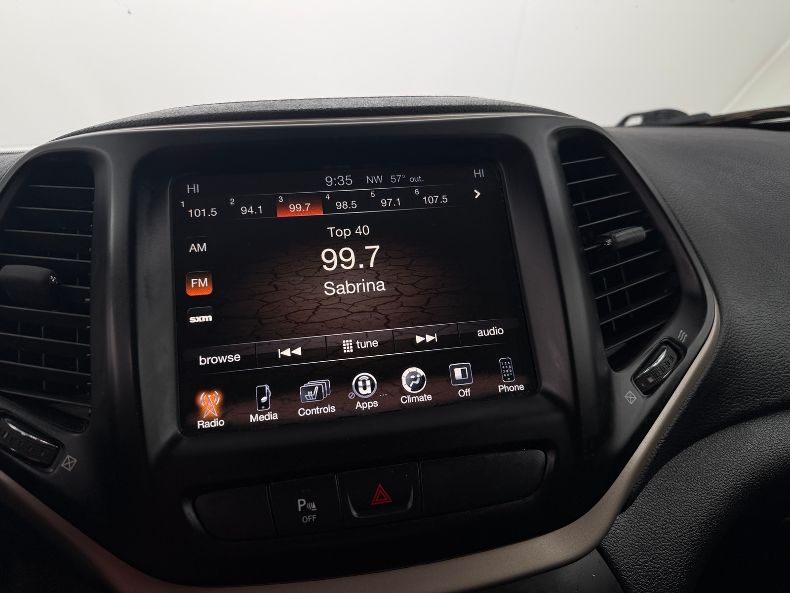 Thumbnail: 2018 Jeep Cherokee - 3