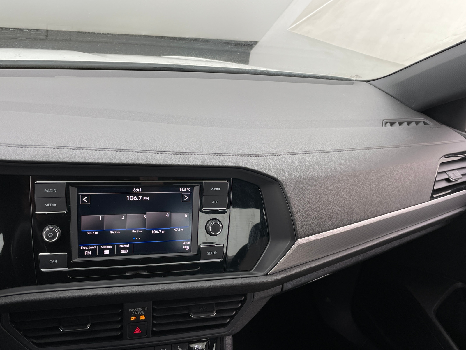 Thumbnail: 2019 Volkswagen Jetta - 3