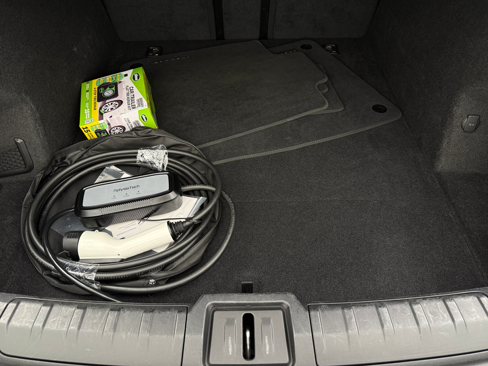 Thumbnail: 2021 Porsche Taycan - 6