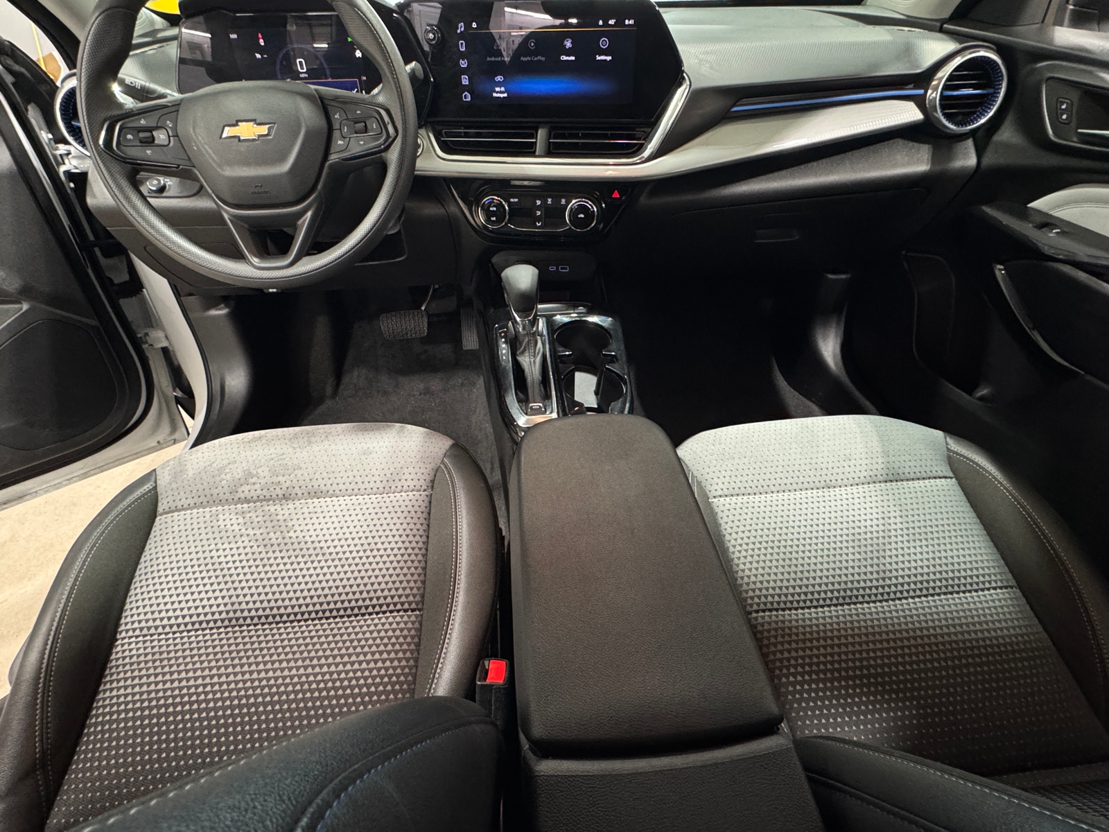 Thumbnail: 2025 Chevrolet Trax - 3