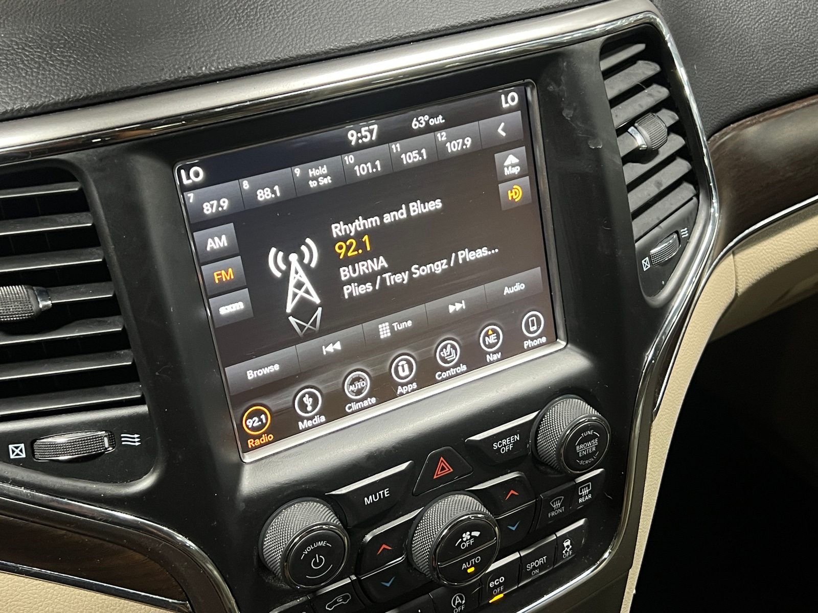 Thumbnail: 2018 Jeep Grand Cherokee - 3