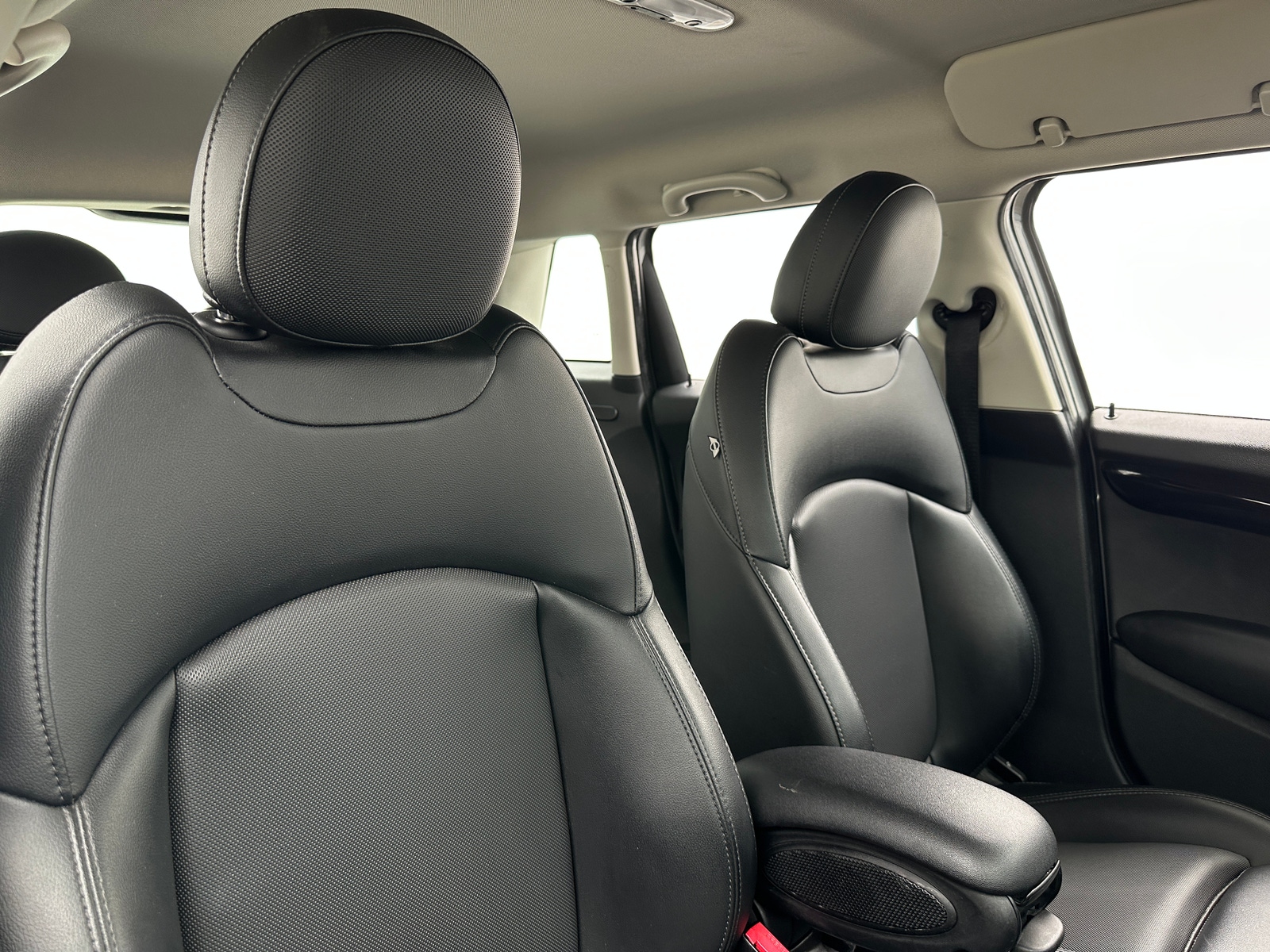 Thumbnail: 2015 MINI Cooper Hardtop - 2