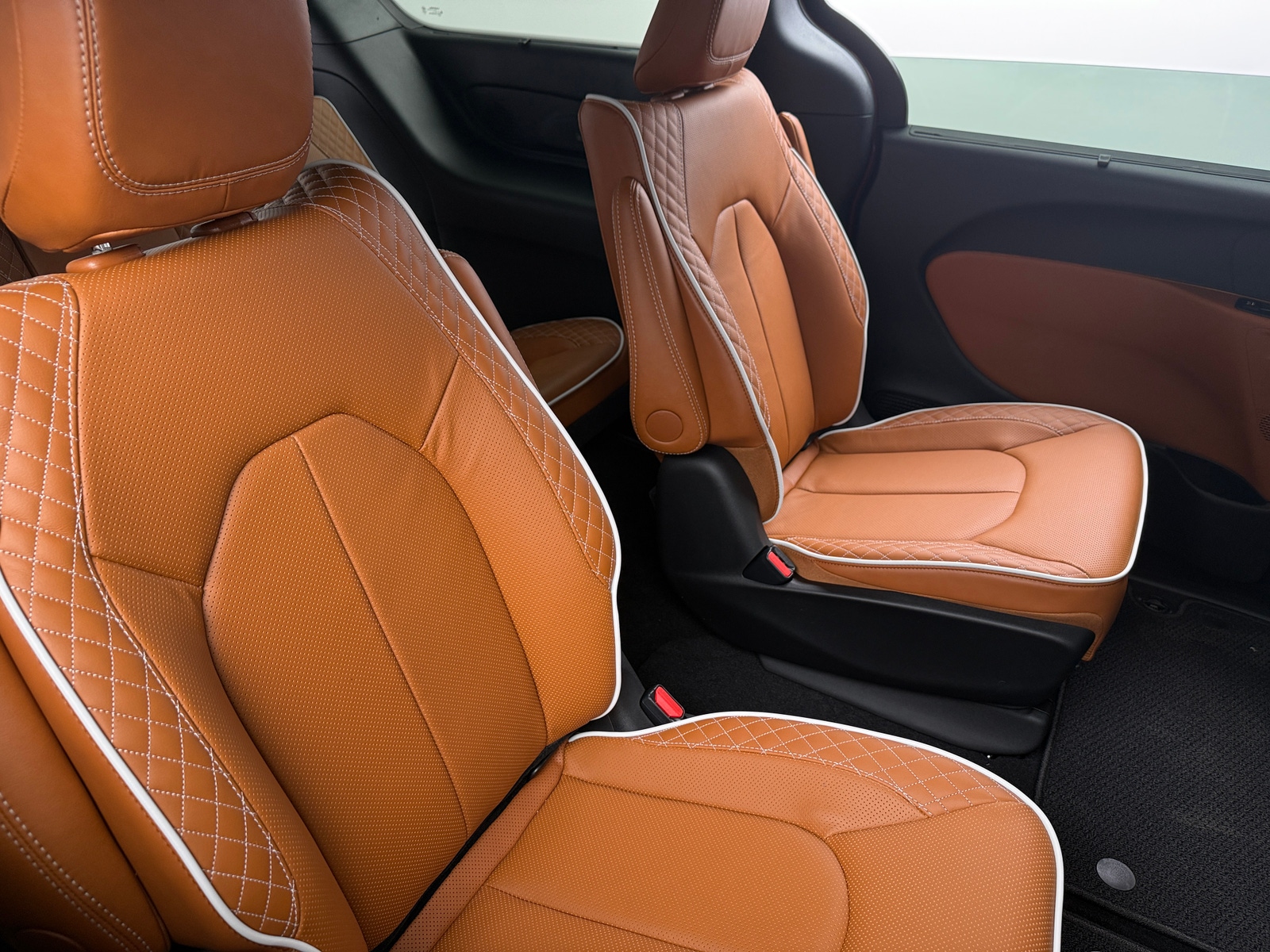 Thumbnail: 2026 Chrysler Pacifica - 5