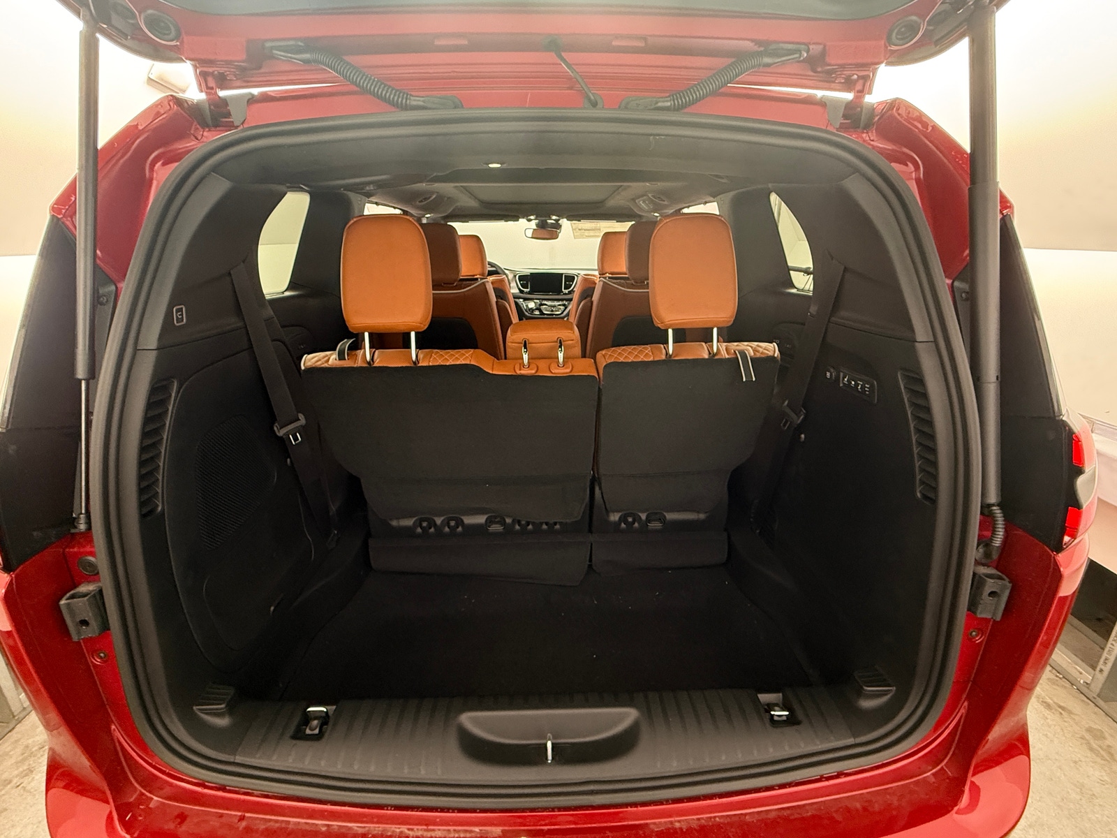 Thumbnail: 2026 Chrysler Pacifica - 6