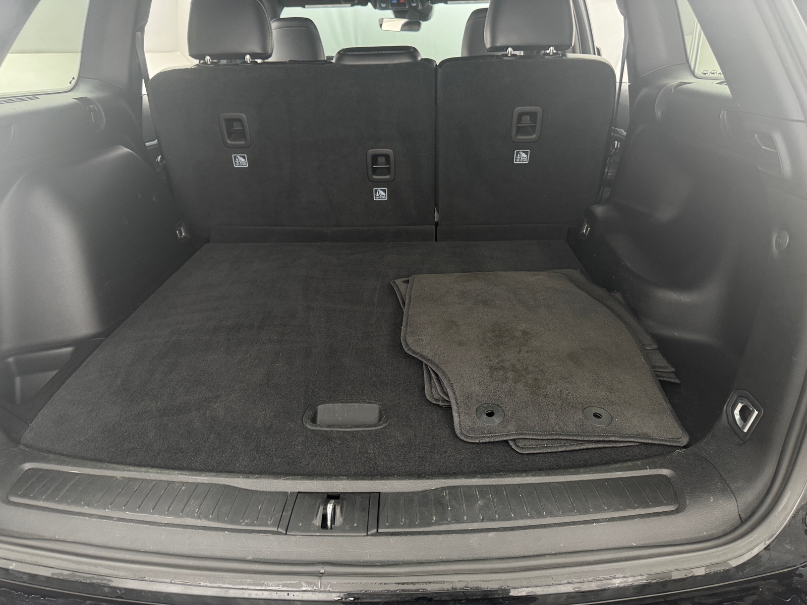 Thumbnail: 2025 Jeep Grand Cherokee - 6