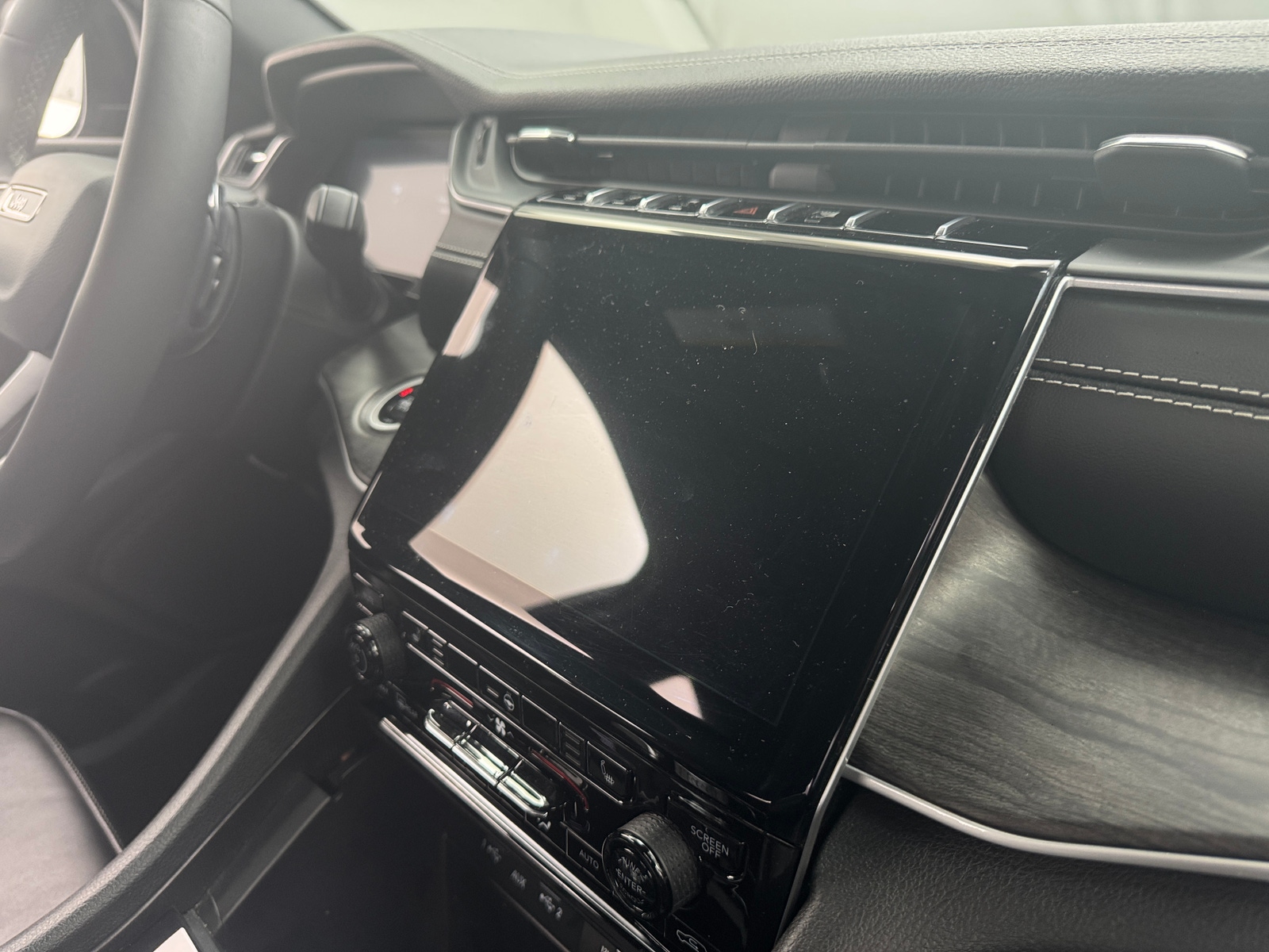 Thumbnail: 2025 Jeep Grand Cherokee - 3