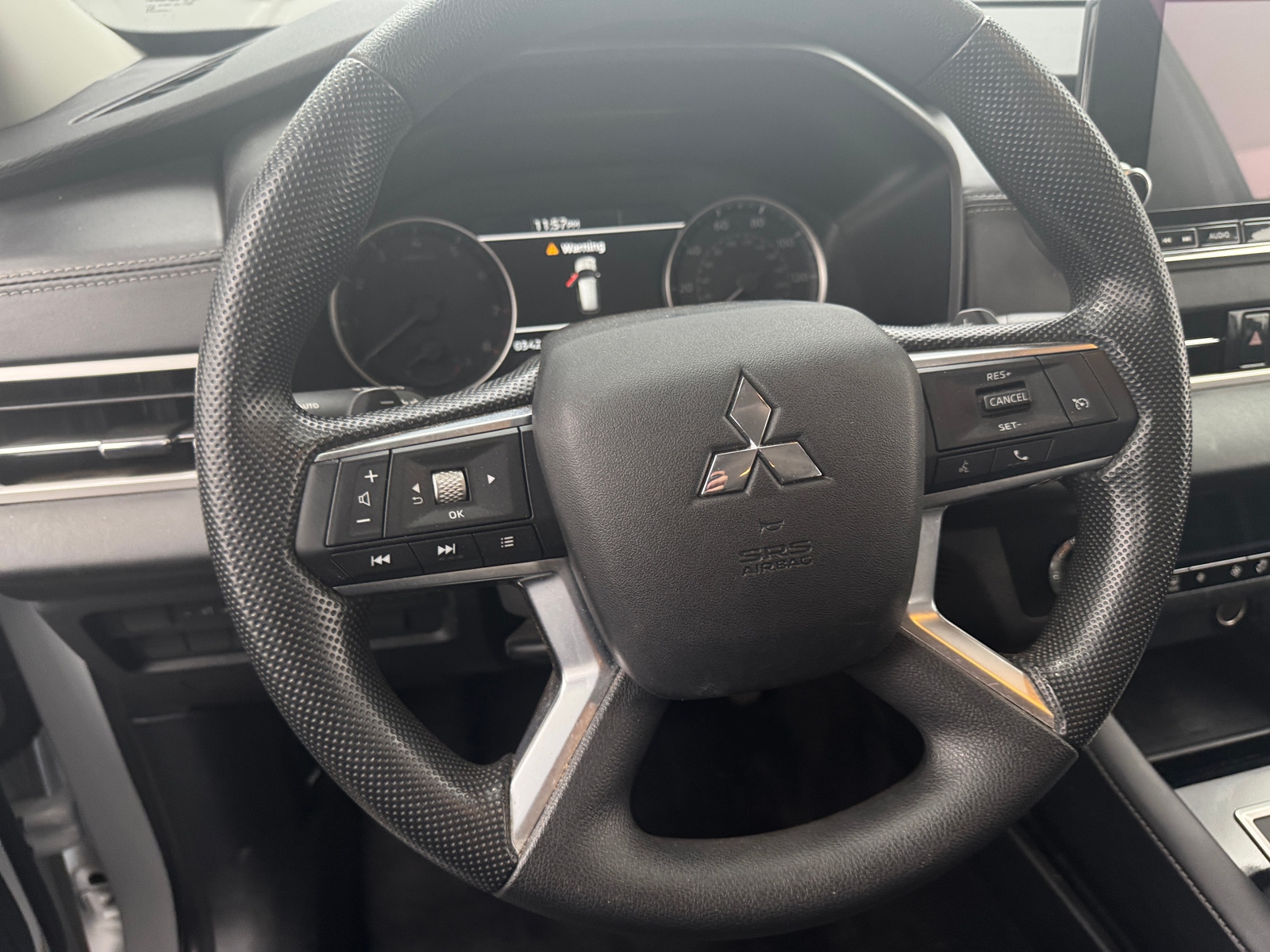 Thumbnail: 2024 Mitsubishi Outlander - 5