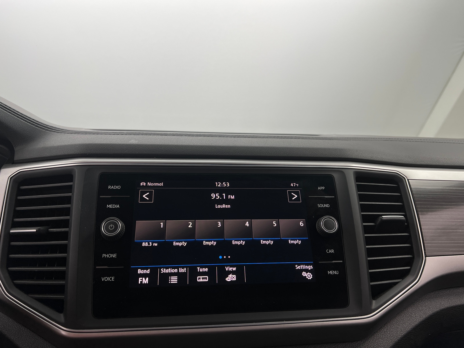 Thumbnail: 2018 Volkswagen Atlas - 3