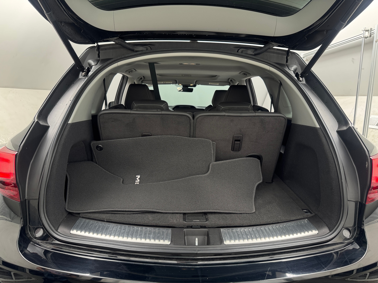 Thumbnail: 2020 Acura MDX - 6