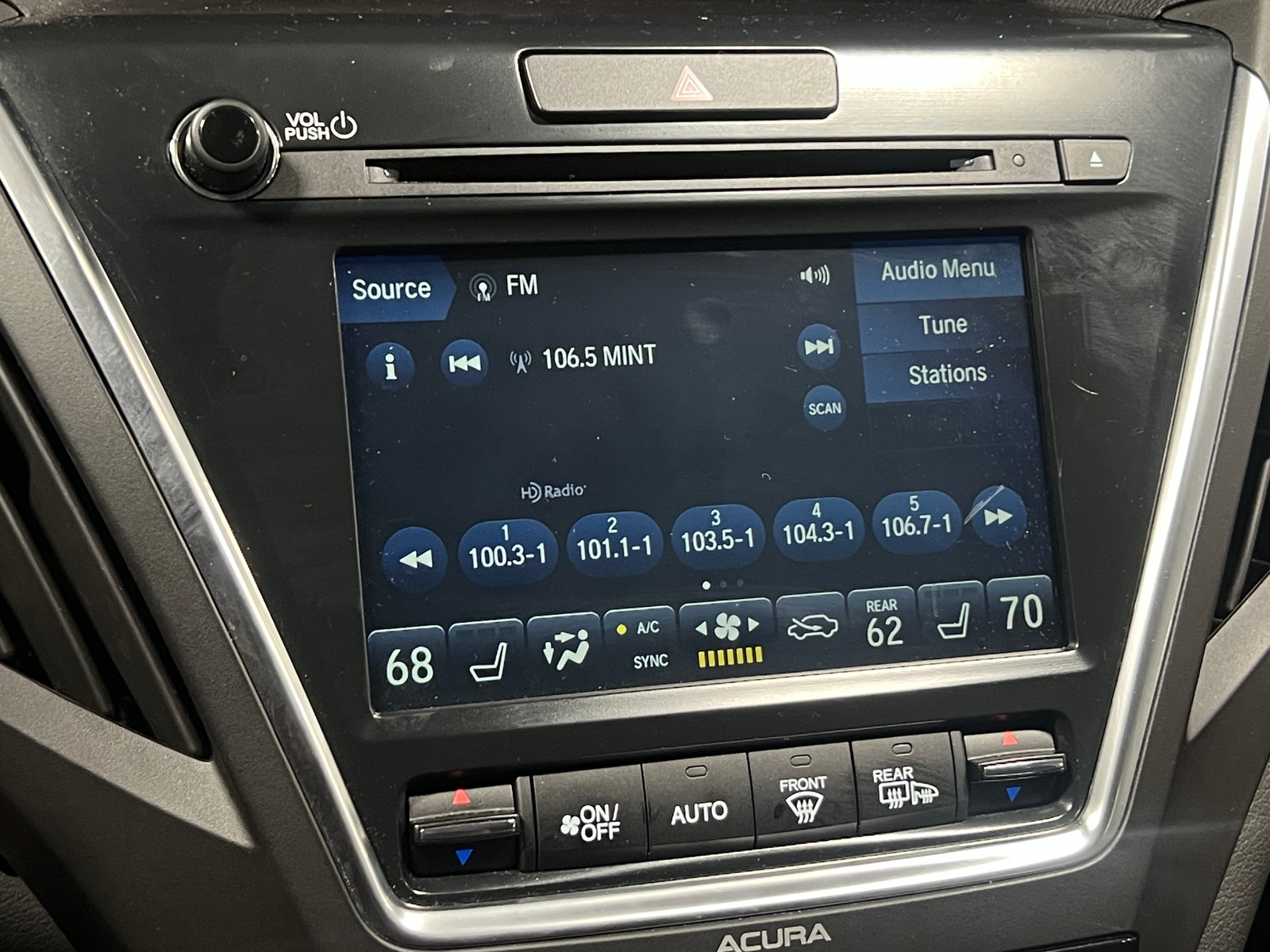 Thumbnail: 2020 Acura MDX - 3