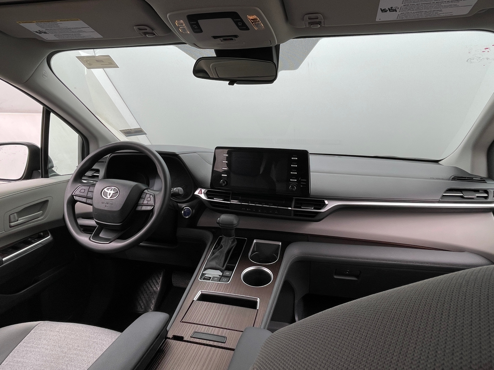 Thumbnail: 2024 Toyota Sienna - 3