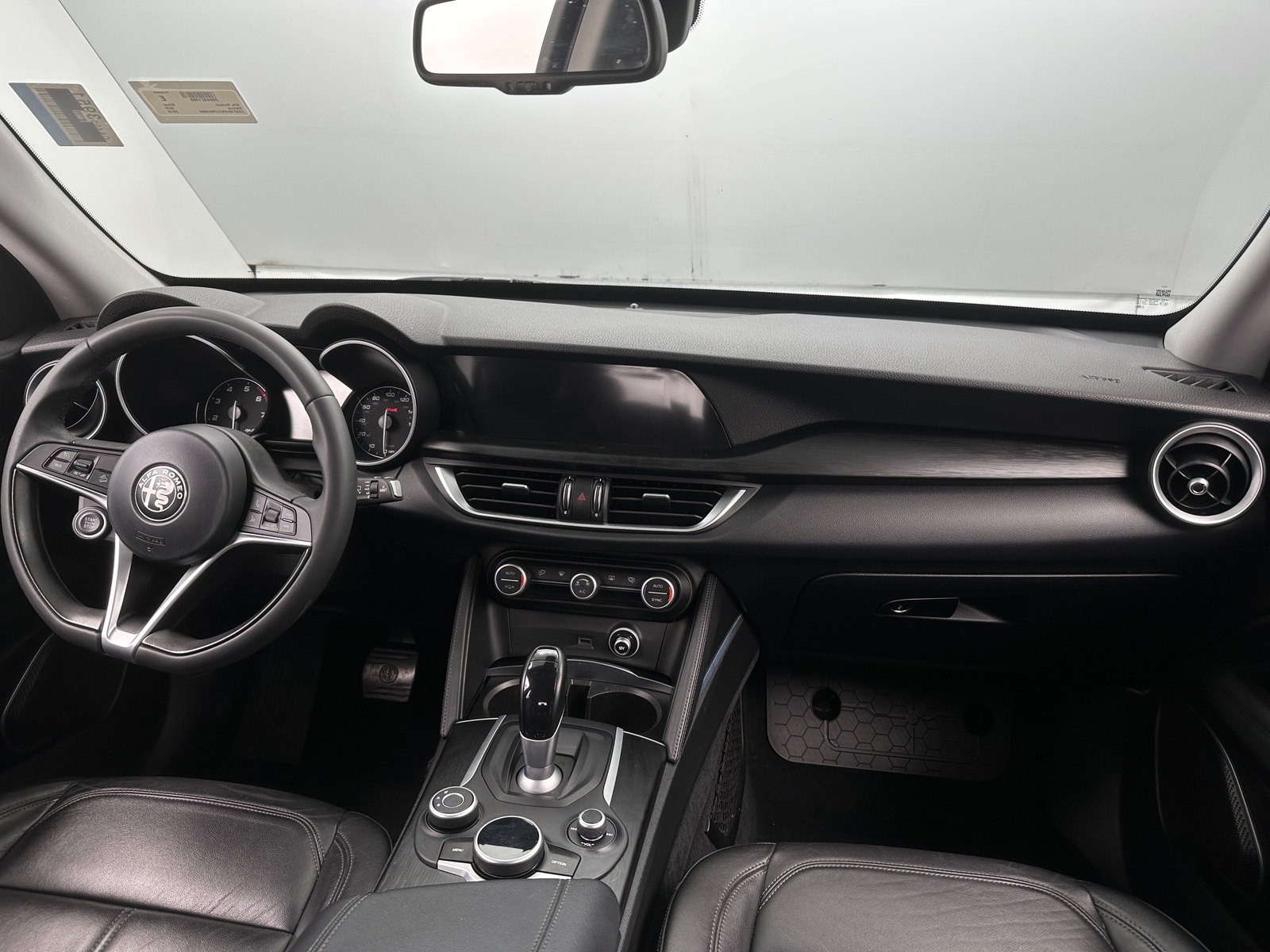 Thumbnail: 2018 Alfa Romeo Stelvio - 2