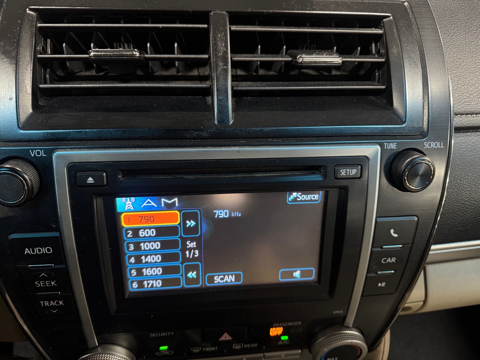 Thumbnail: 2012 Toyota Camry - 4