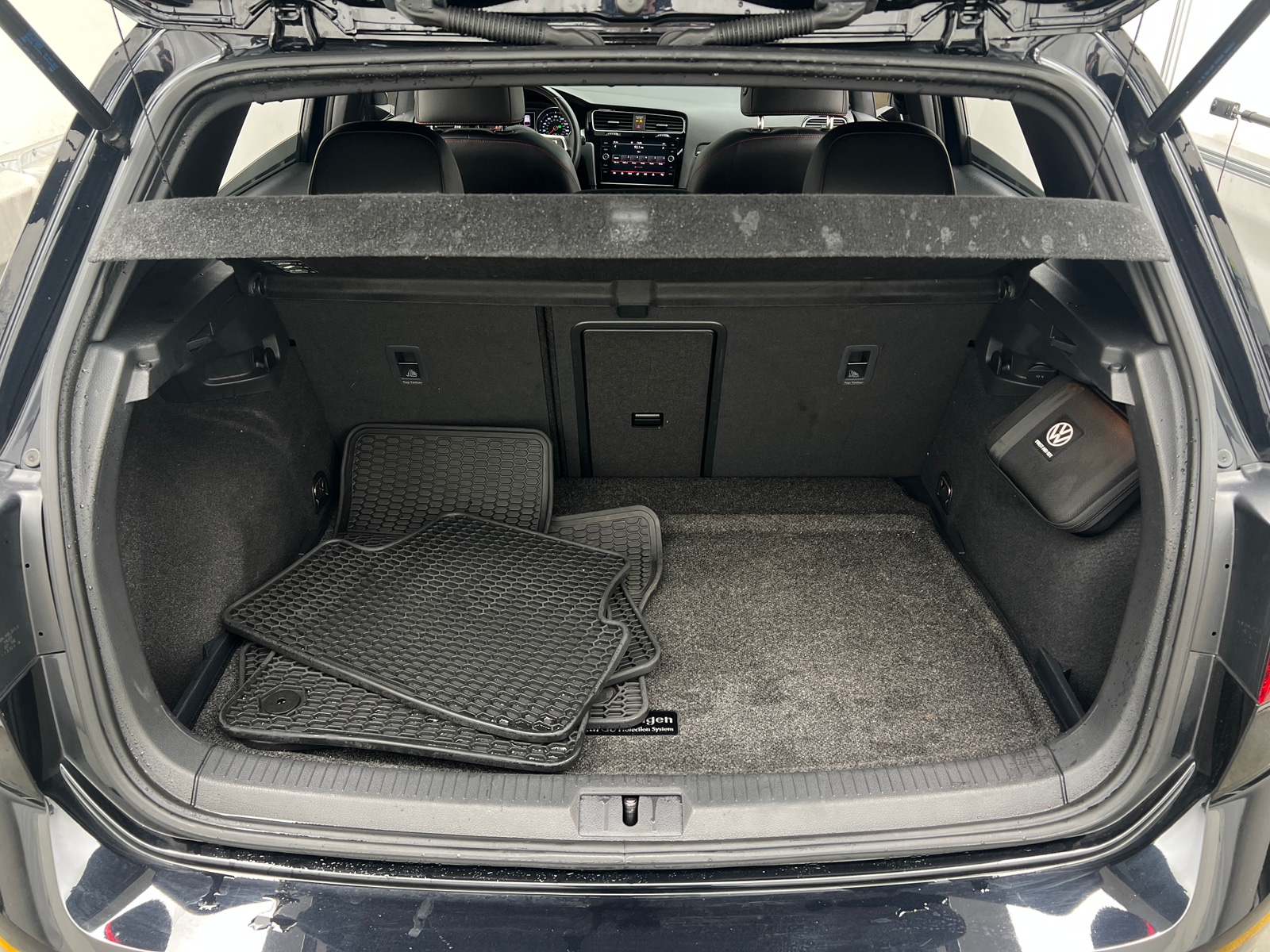 Thumbnail: 2021 Volkswagen Golf - 6