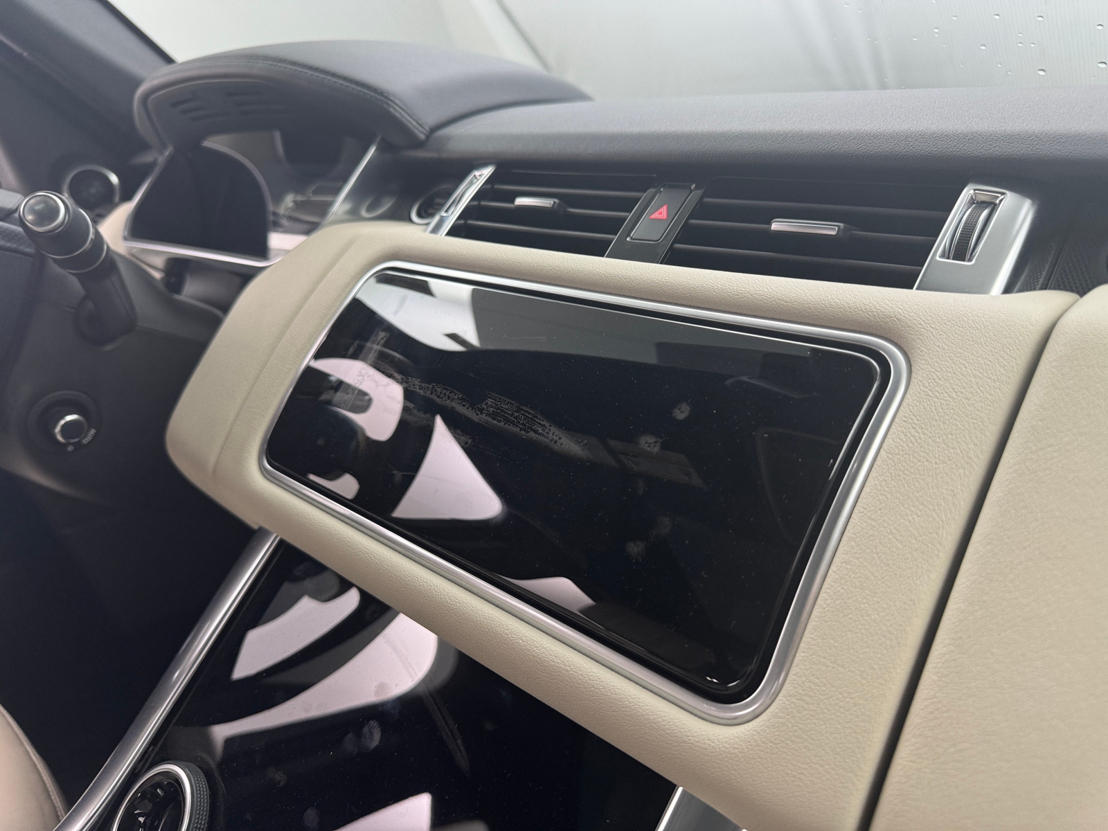 Thumbnail: 2020 Land Rover Range Rover Sport - 3