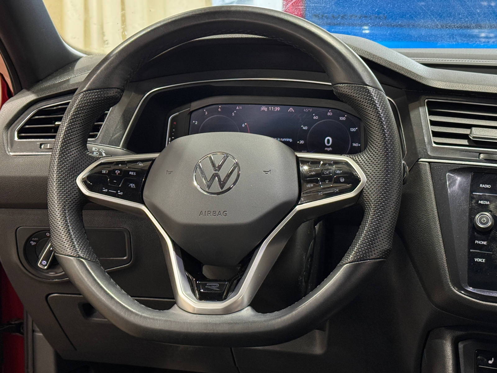 Thumbnail: 2024 Volkswagen Tiguan - 4