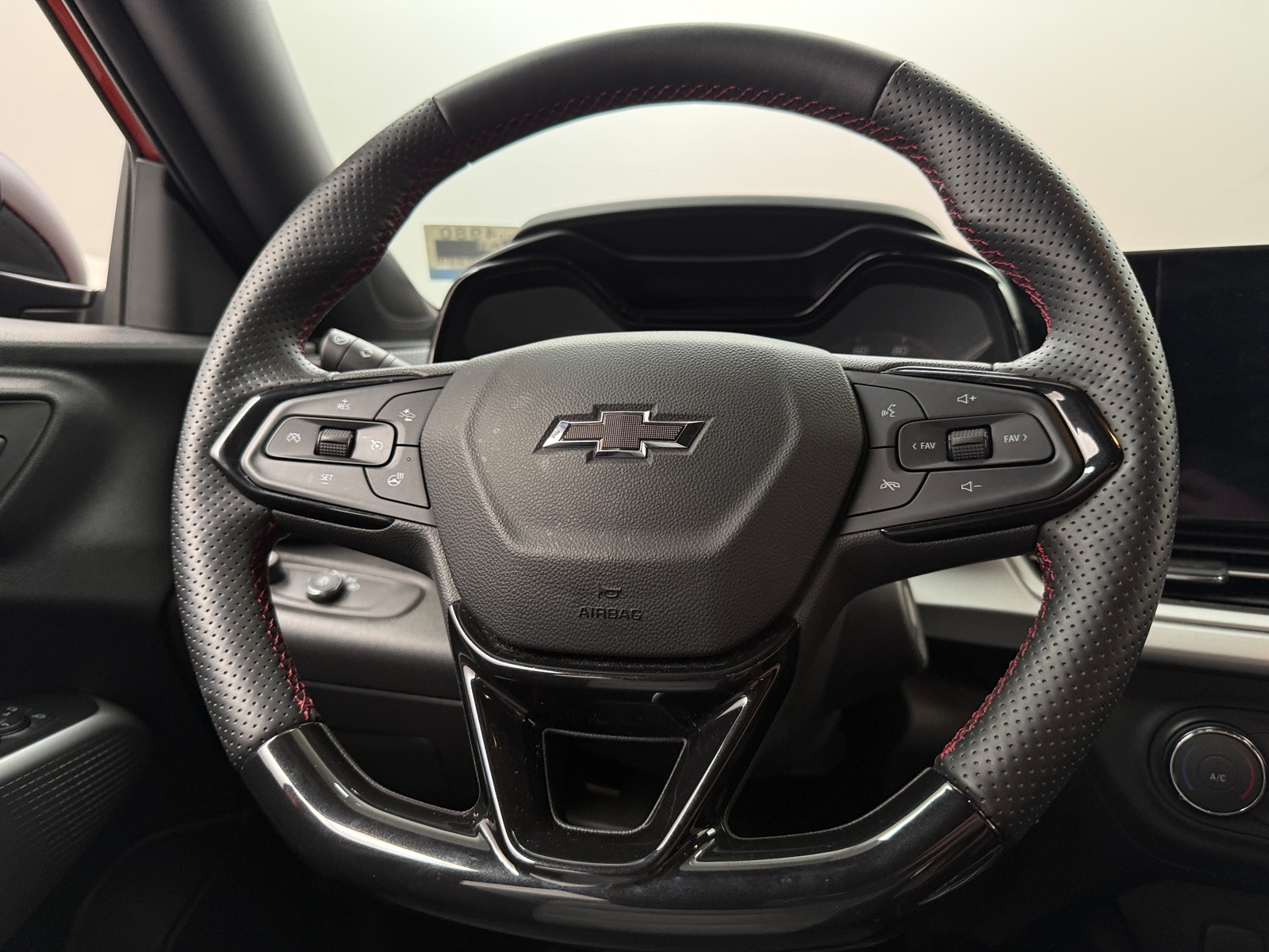 Thumbnail: 2024 Chevrolet Trax - 5