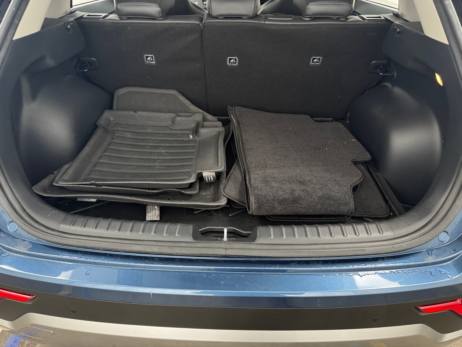 Thumbnail: 2025 Kia Niro - 7