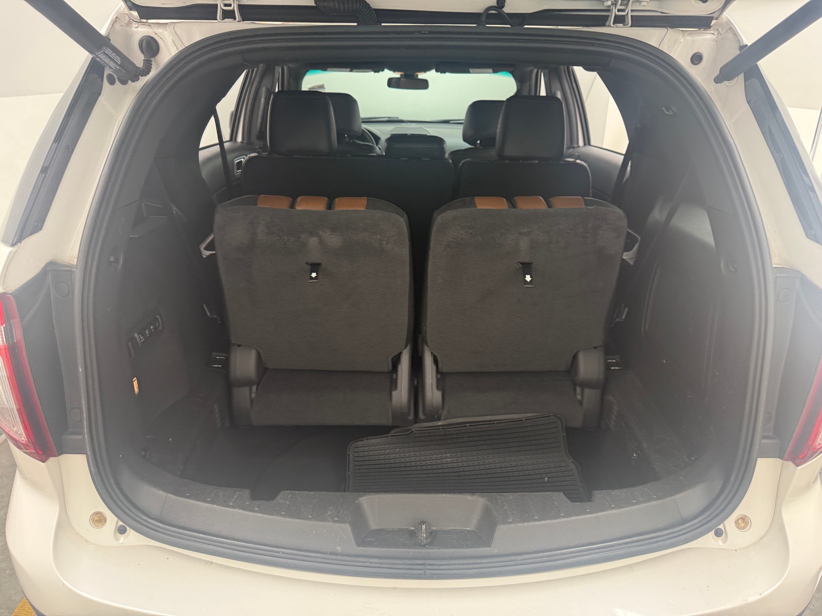 Thumbnail: 2015 Ford Explorer - 6