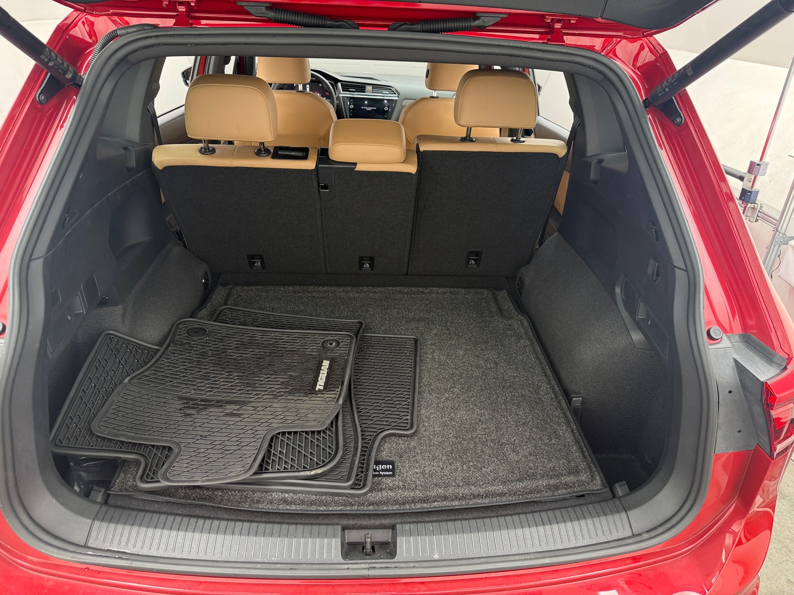 Thumbnail: 2024 Volkswagen Tiguan - 6