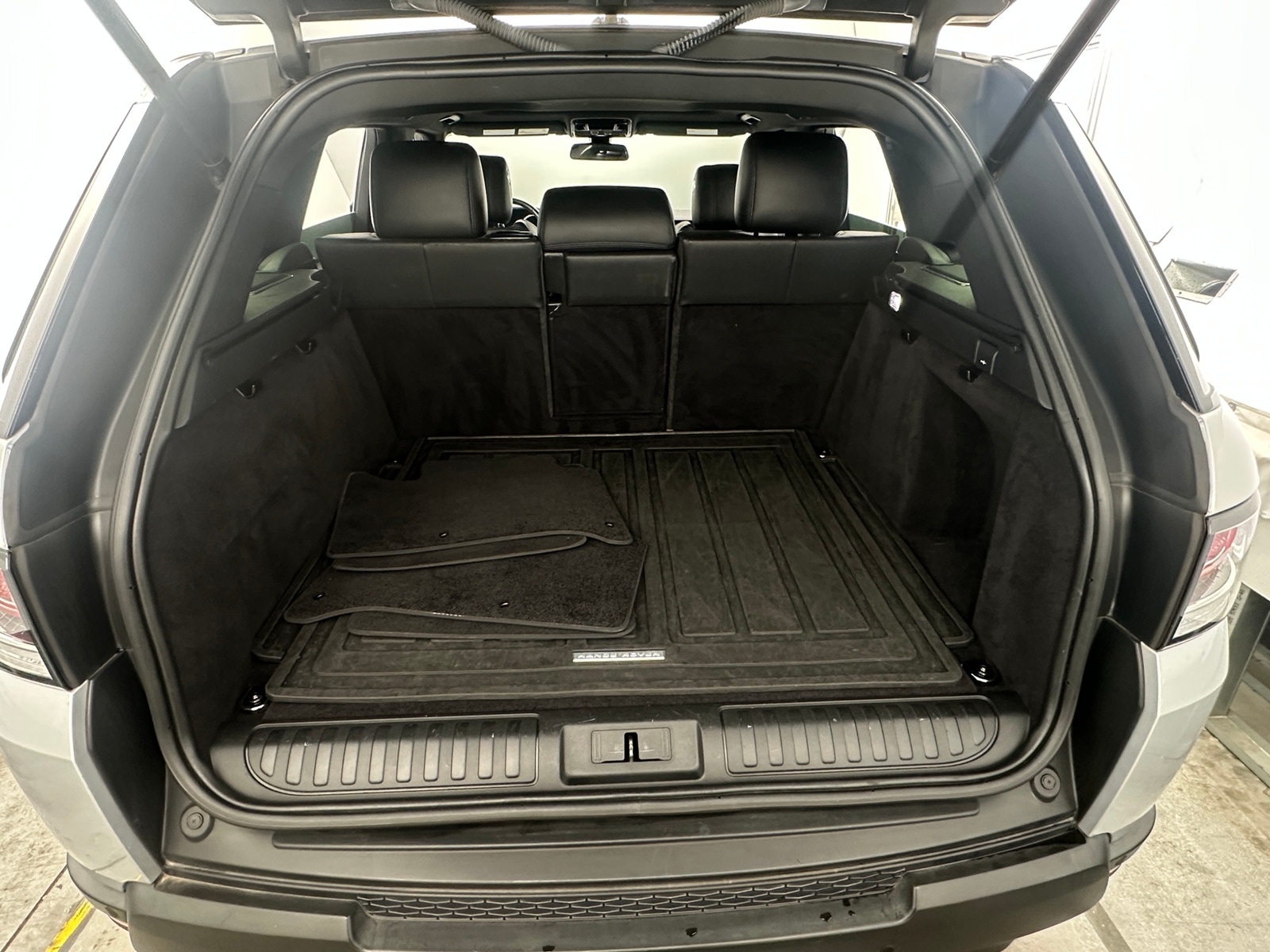 Thumbnail: 2016 Land Rover Range Rover Sport - 6