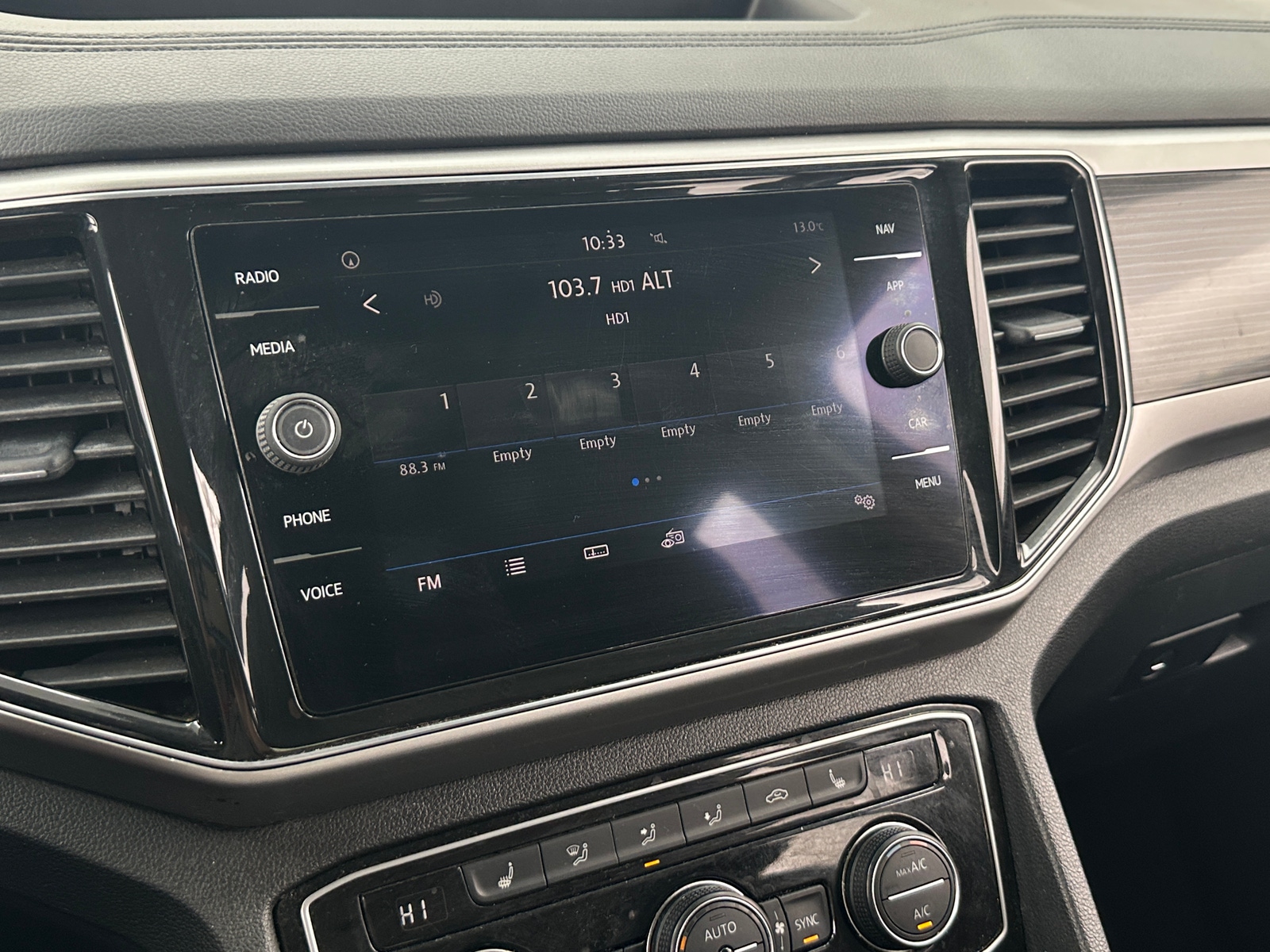 Thumbnail: 2019 Volkswagen Atlas - 3