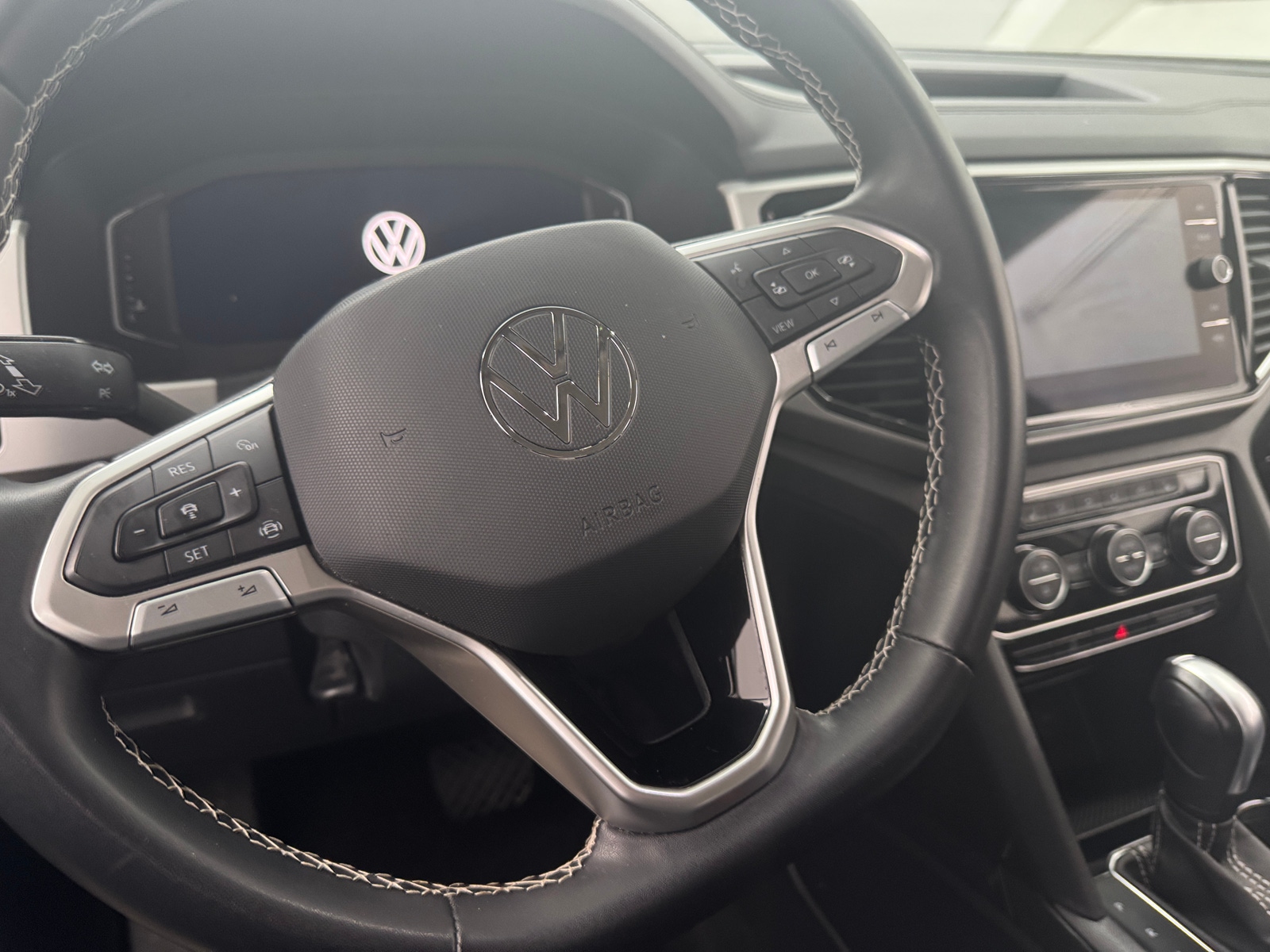 Thumbnail: 2023 Volkswagen Atlas - 4