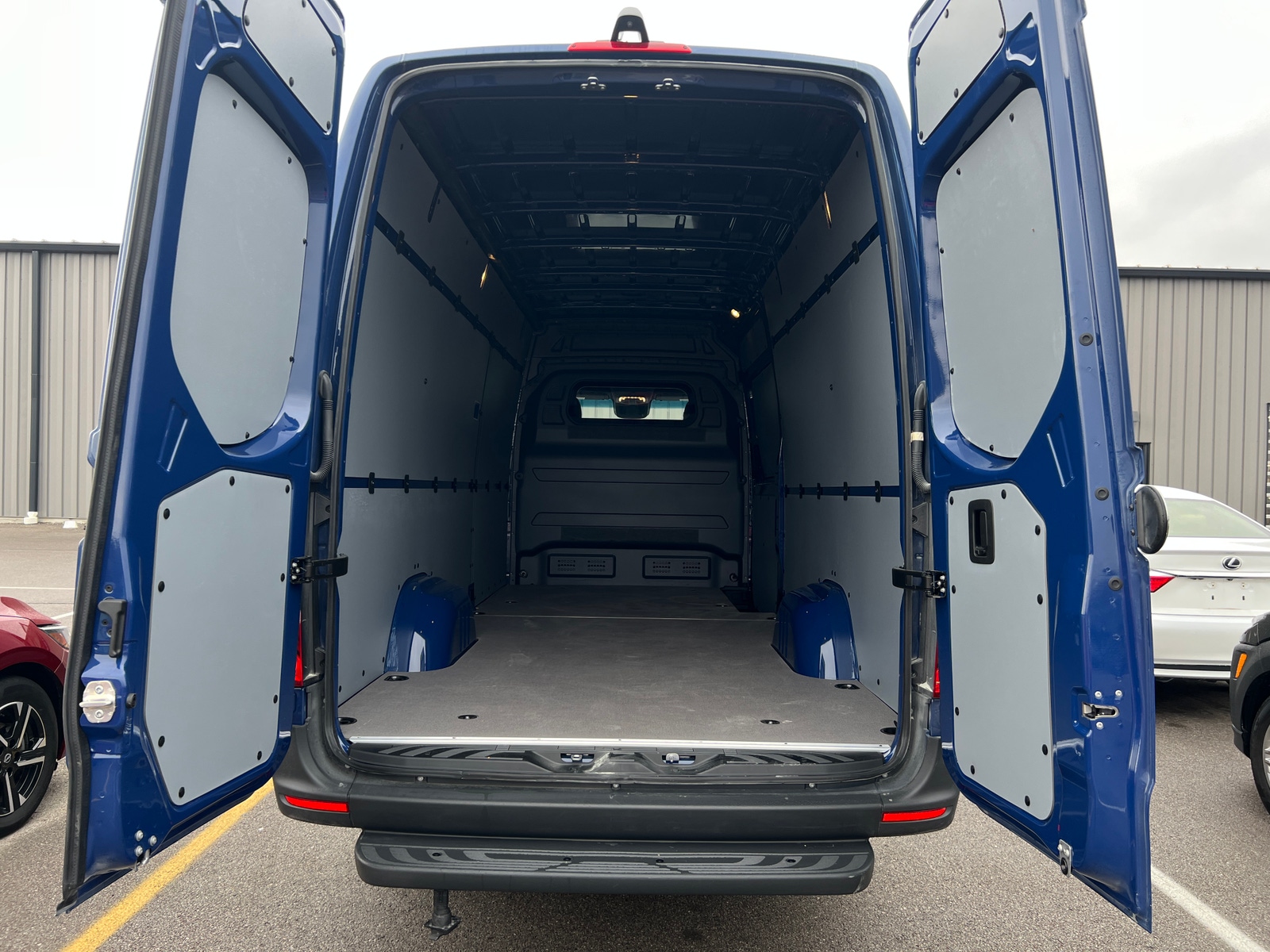 Thumbnail: 2024 Mercedes-Benz eSprinter - 6