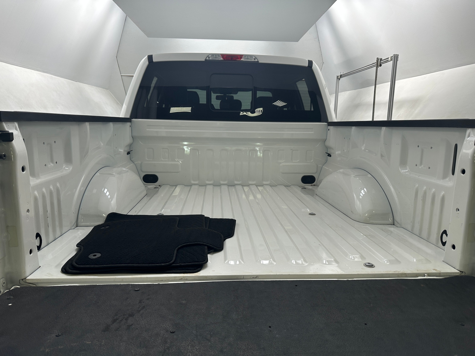 Thumbnail: 2020 Ford Econoline - 6