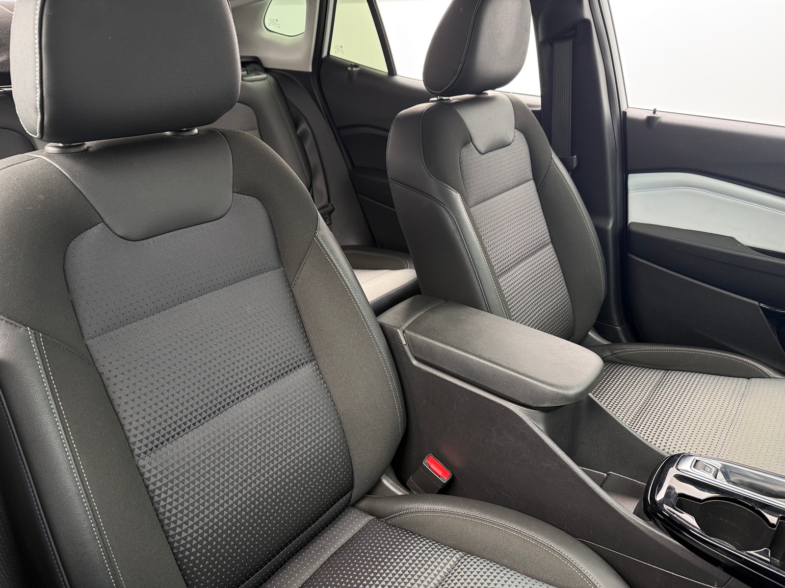 Thumbnail: 2025 Chevrolet Trax - 2