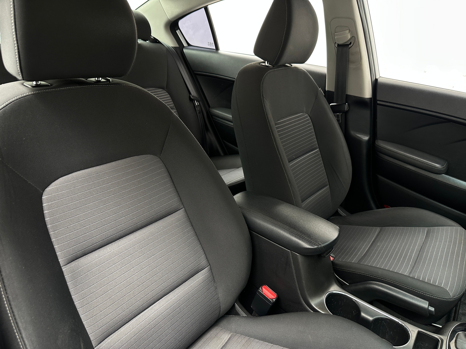 Thumbnail: 2017 Kia Forte - 2