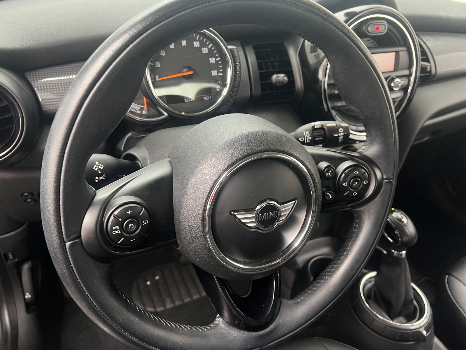 Thumbnail: 2016 MINI Cooper Hardtop - 4