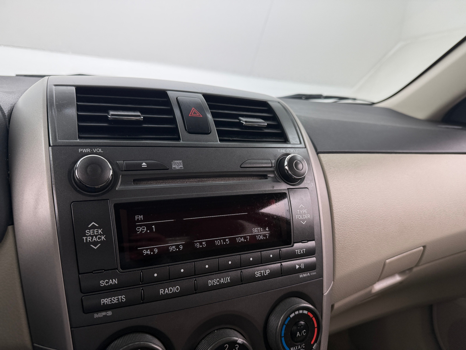 Thumbnail: 2011 Toyota Corolla - 4