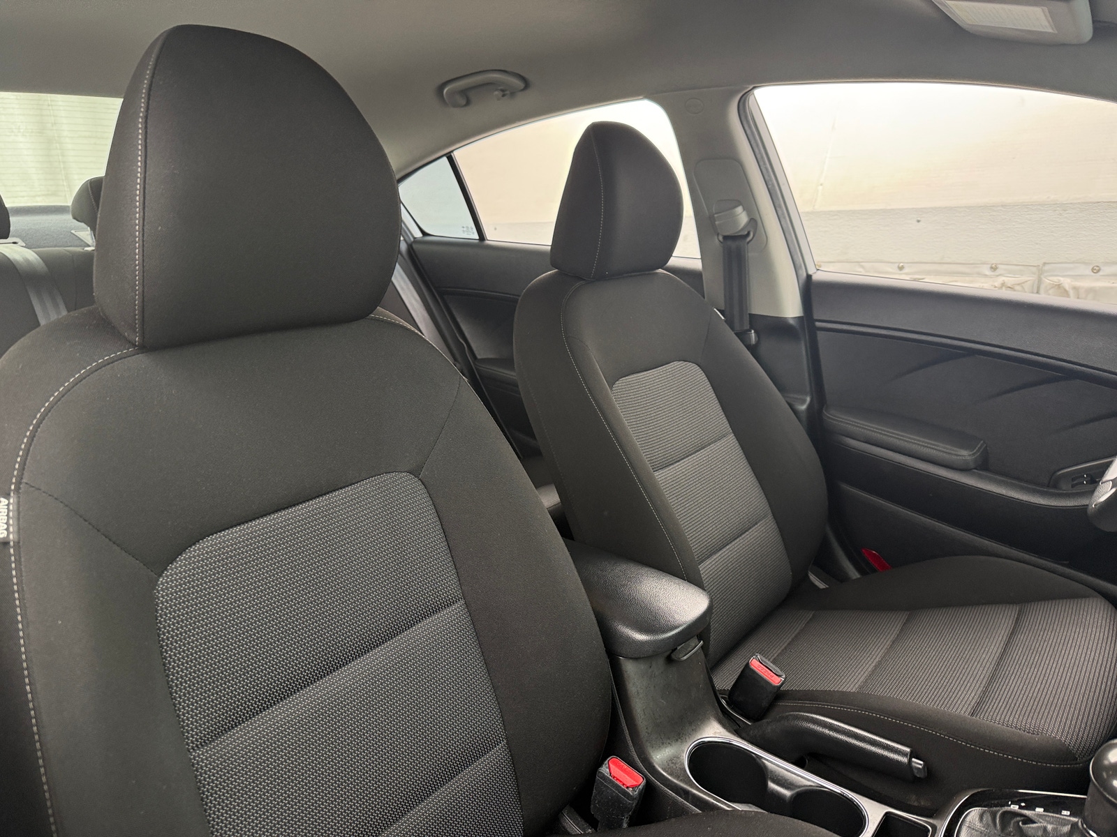 Thumbnail: 2017 Kia Forte - 2