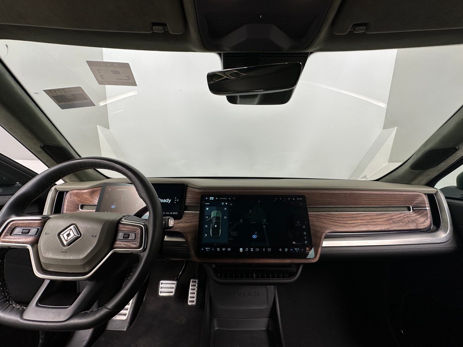 Thumbnail: 2023 Rivian R1S - 2