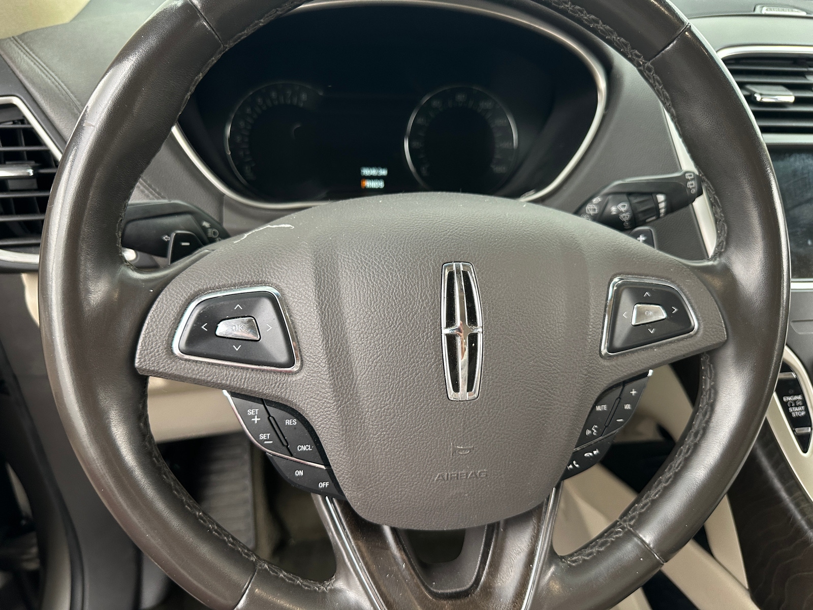 Thumbnail: 2017 Lincoln MKX - 4