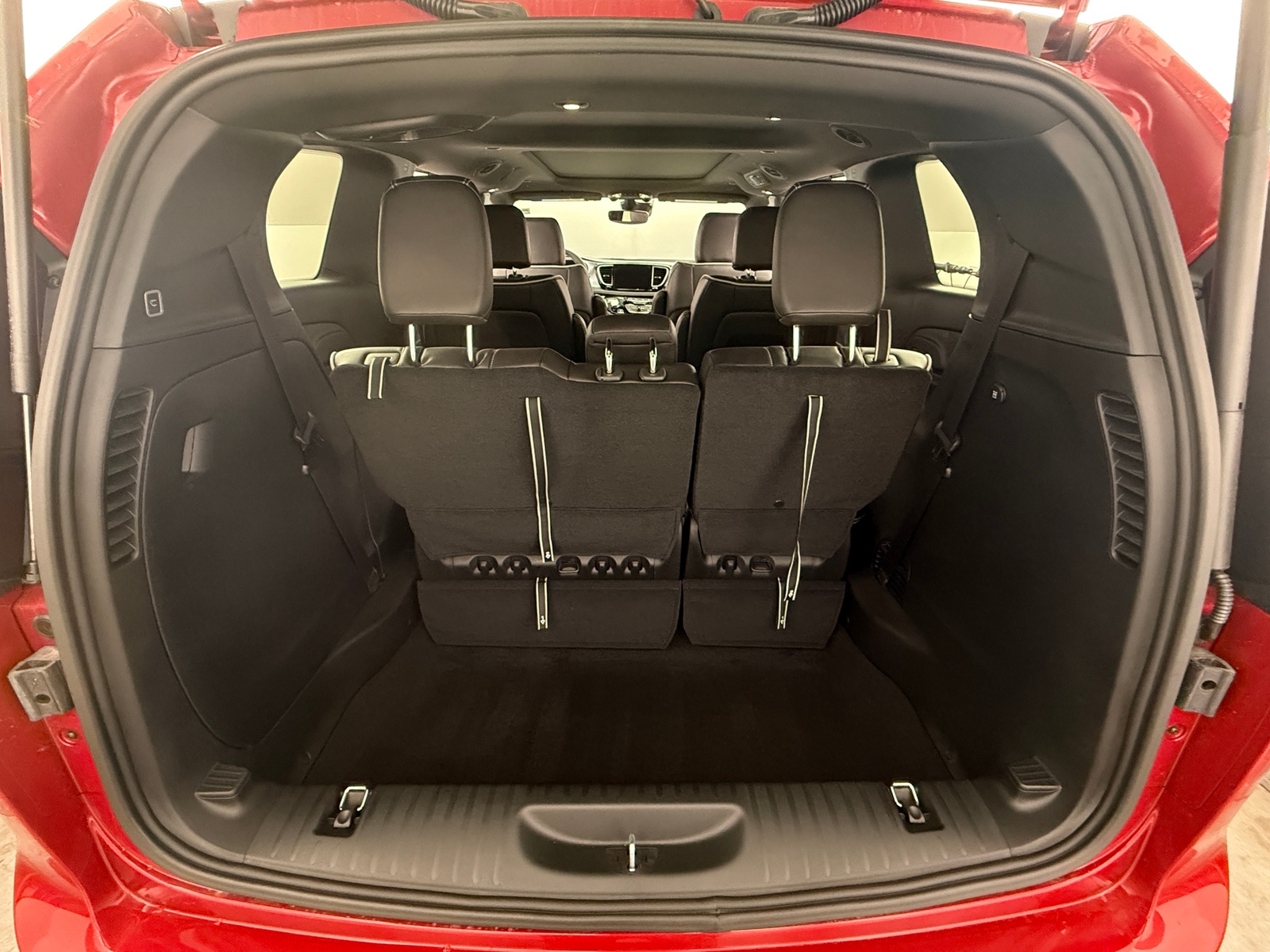 Thumbnail: 2026 Chrysler Pacifica - 6