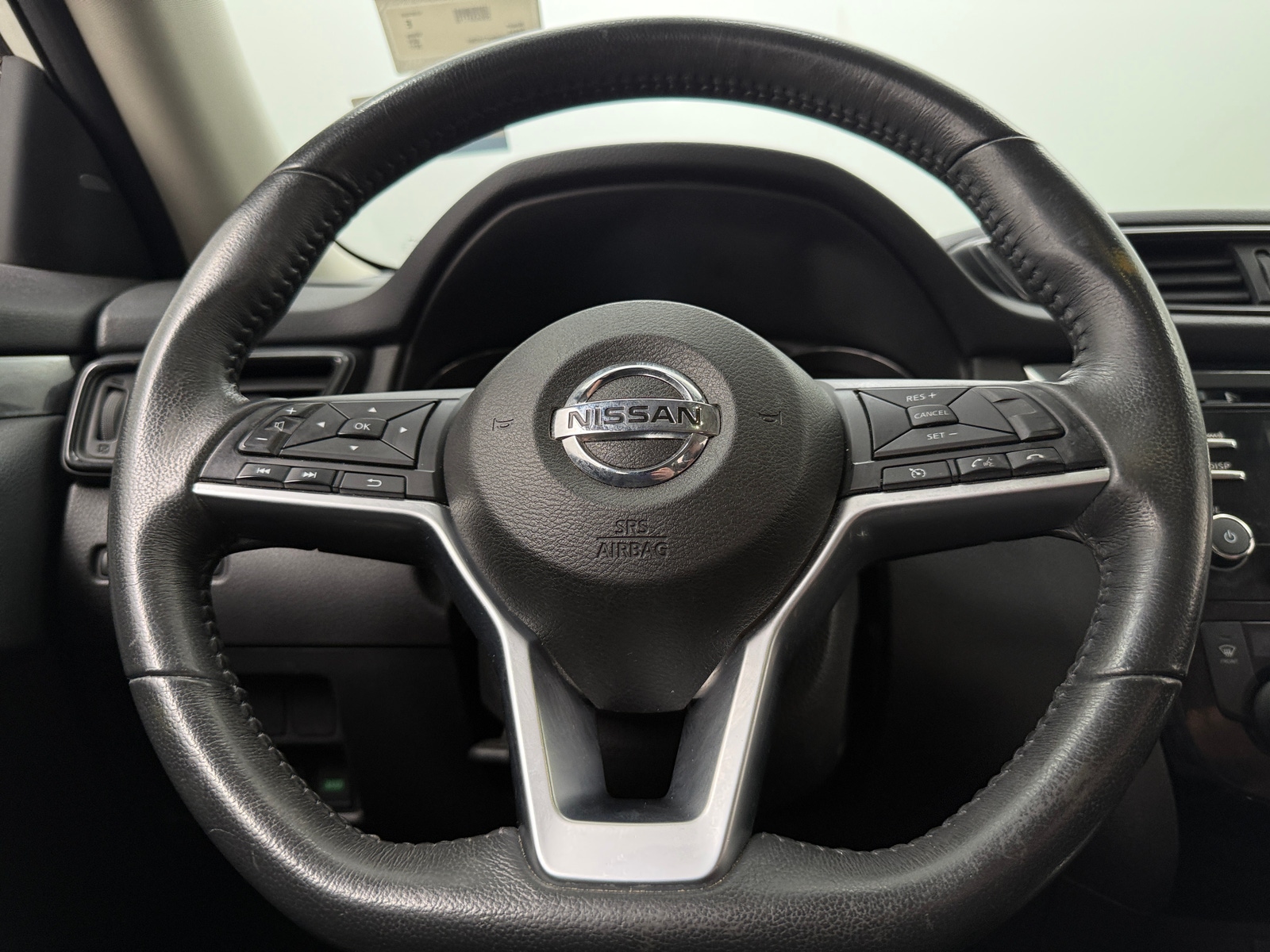 Thumbnail: 2017 Nissan Rogue - 5