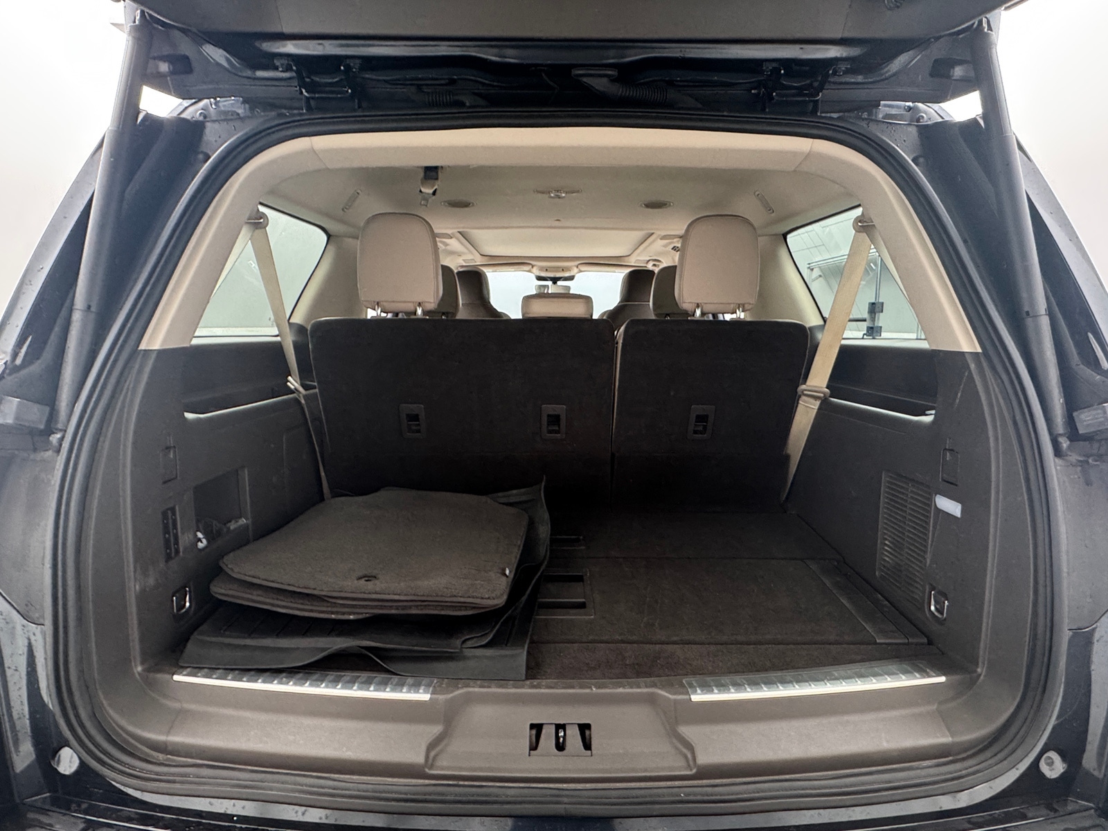 Thumbnail: 2022 Lincoln Navigator L - 6