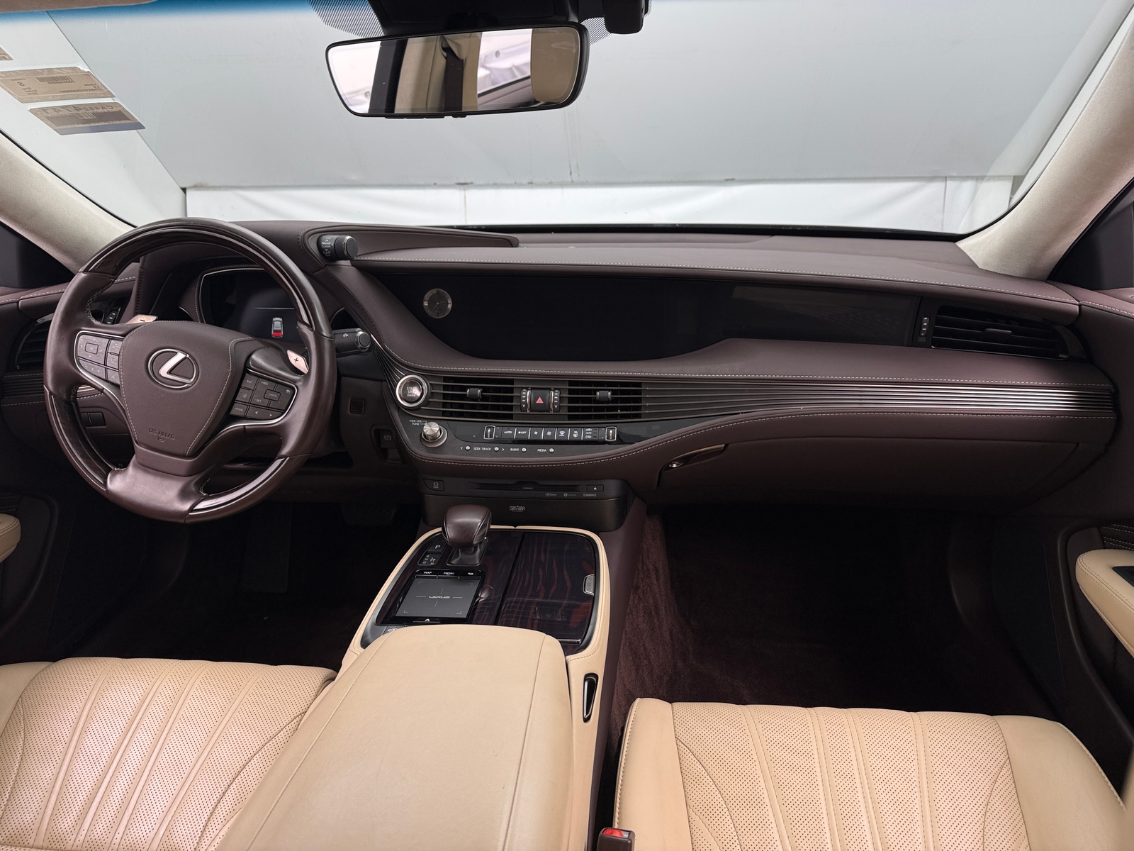 Thumbnail: 2019 Lexus LS - 3