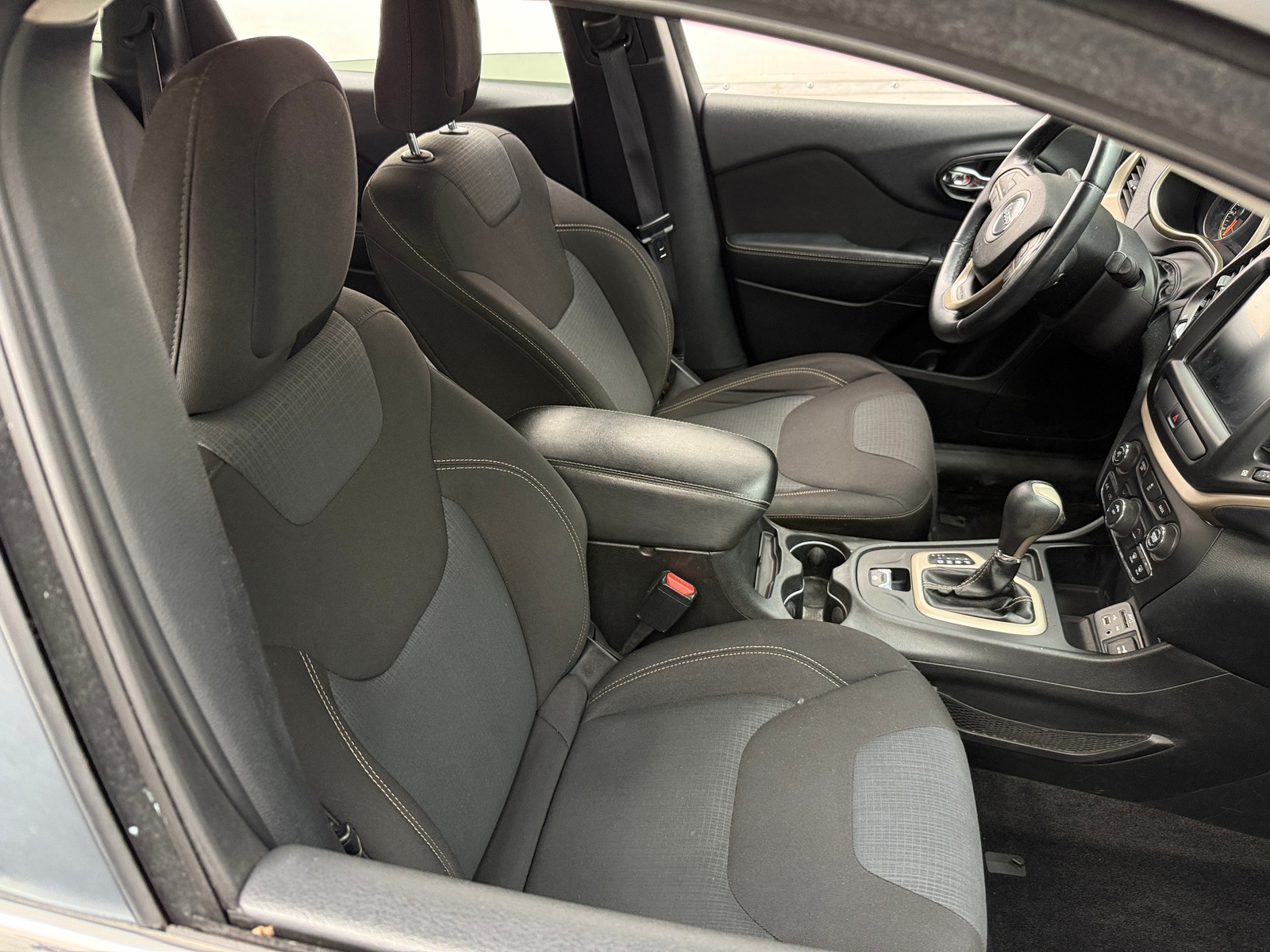 Thumbnail: 2016 Jeep Cherokee - 2