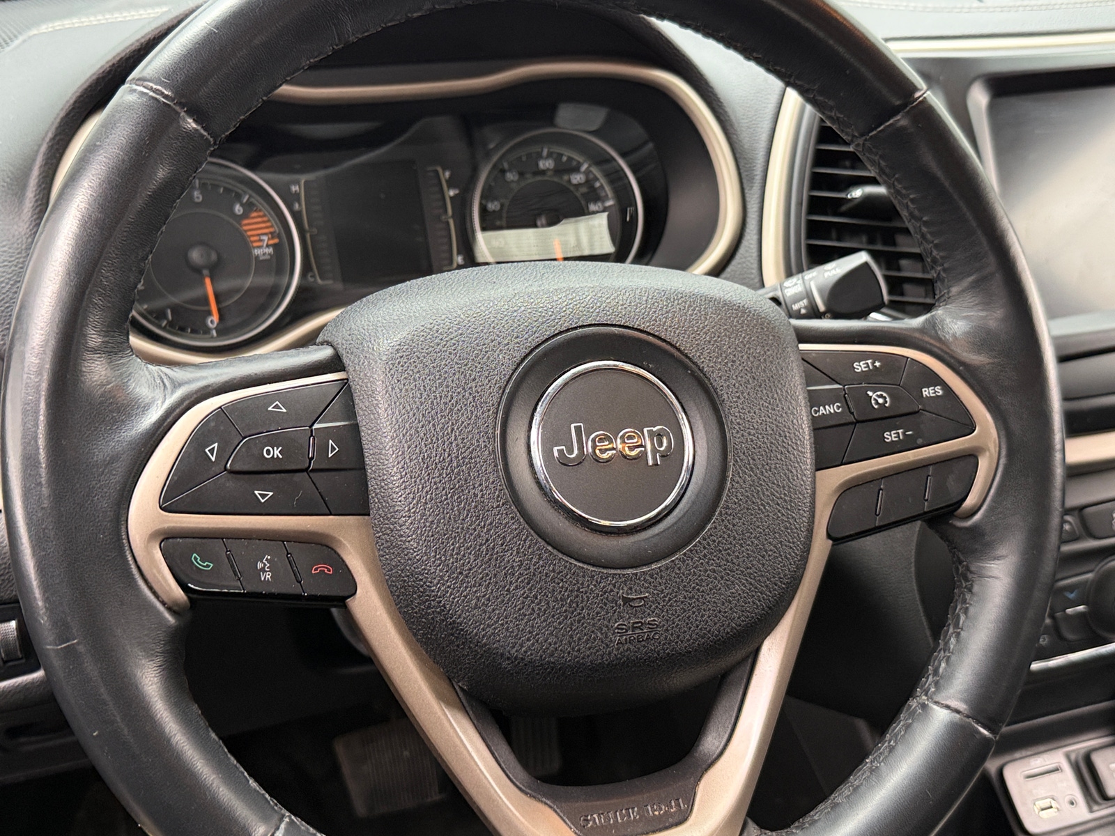 Thumbnail: 2016 Jeep Cherokee - 5