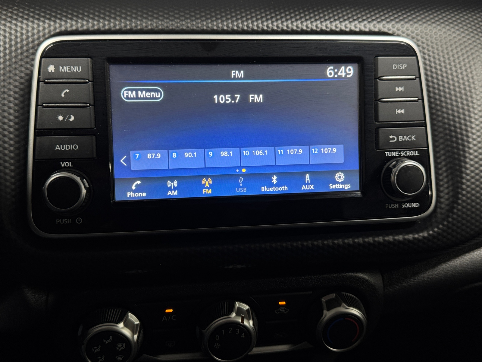 Thumbnail: 2023 Nissan Kicks - 4