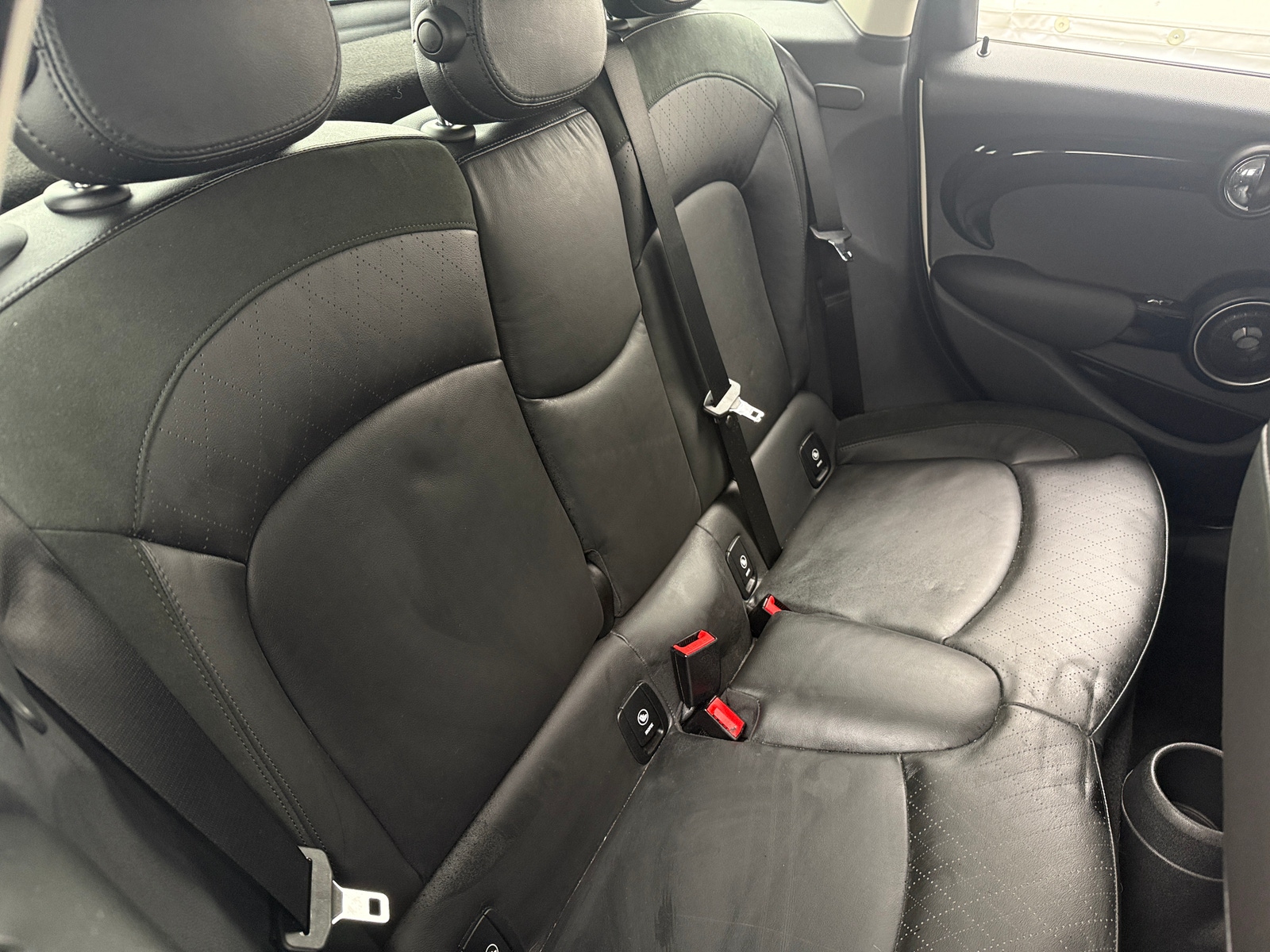 Thumbnail: 2015 MINI Cooper Hardtop - 5