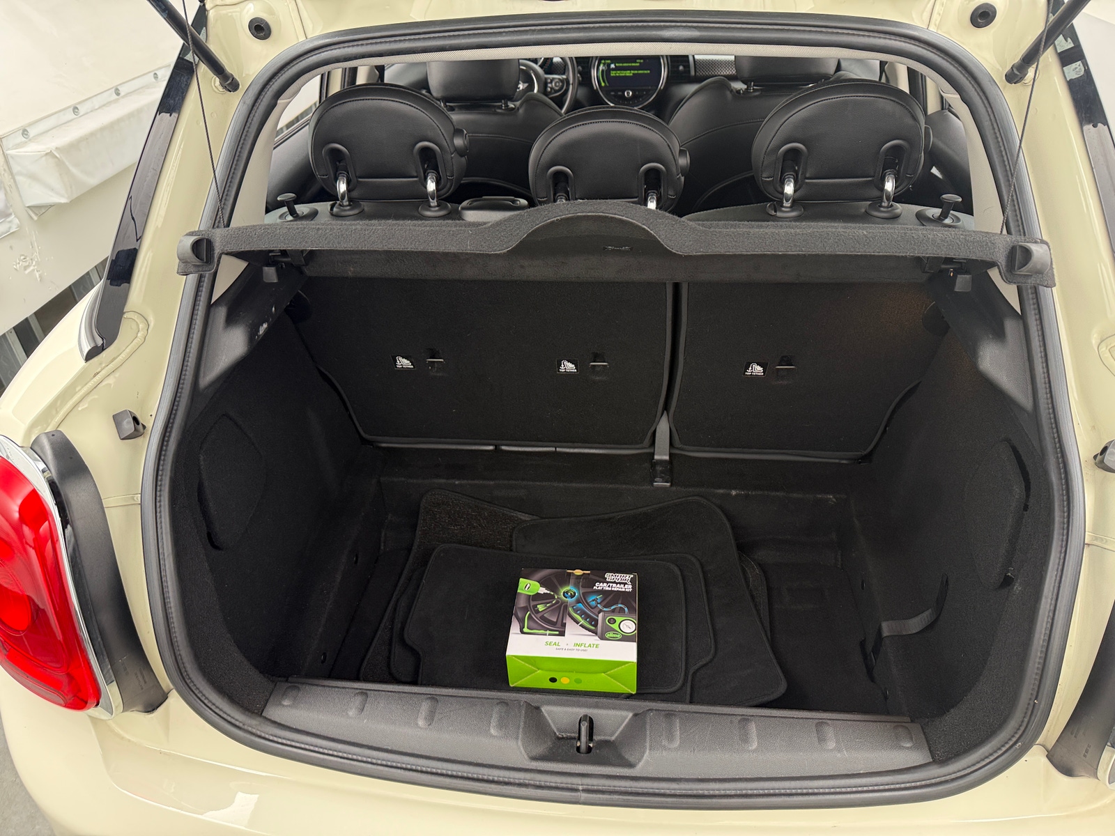 Thumbnail: 2015 MINI Cooper Hardtop - 6