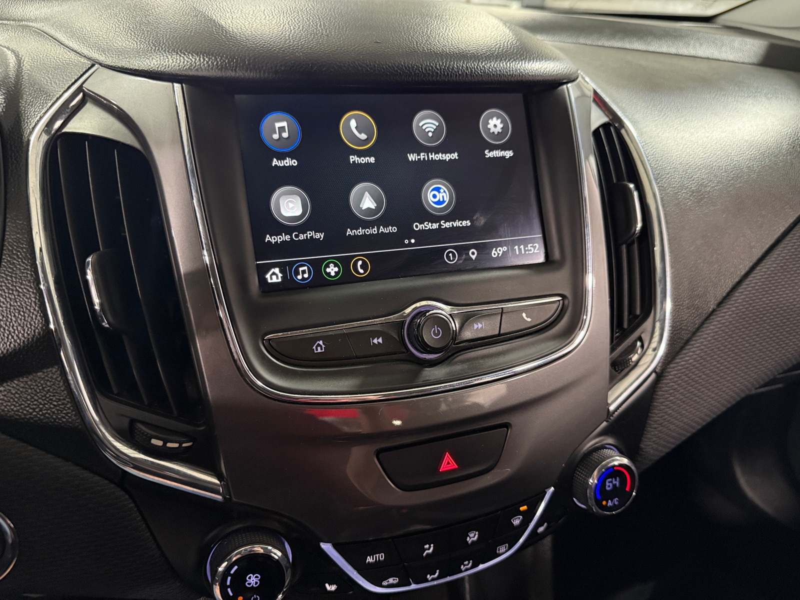 Thumbnail: 2019 Chevrolet Cruze - 4