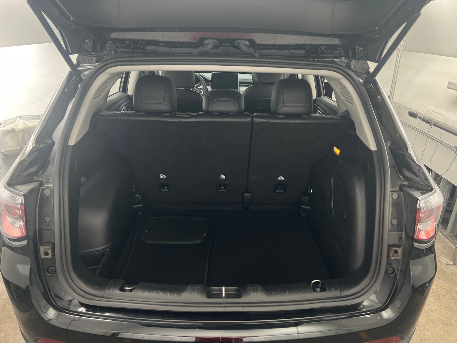 Thumbnail: 2022 Jeep Compass - 7